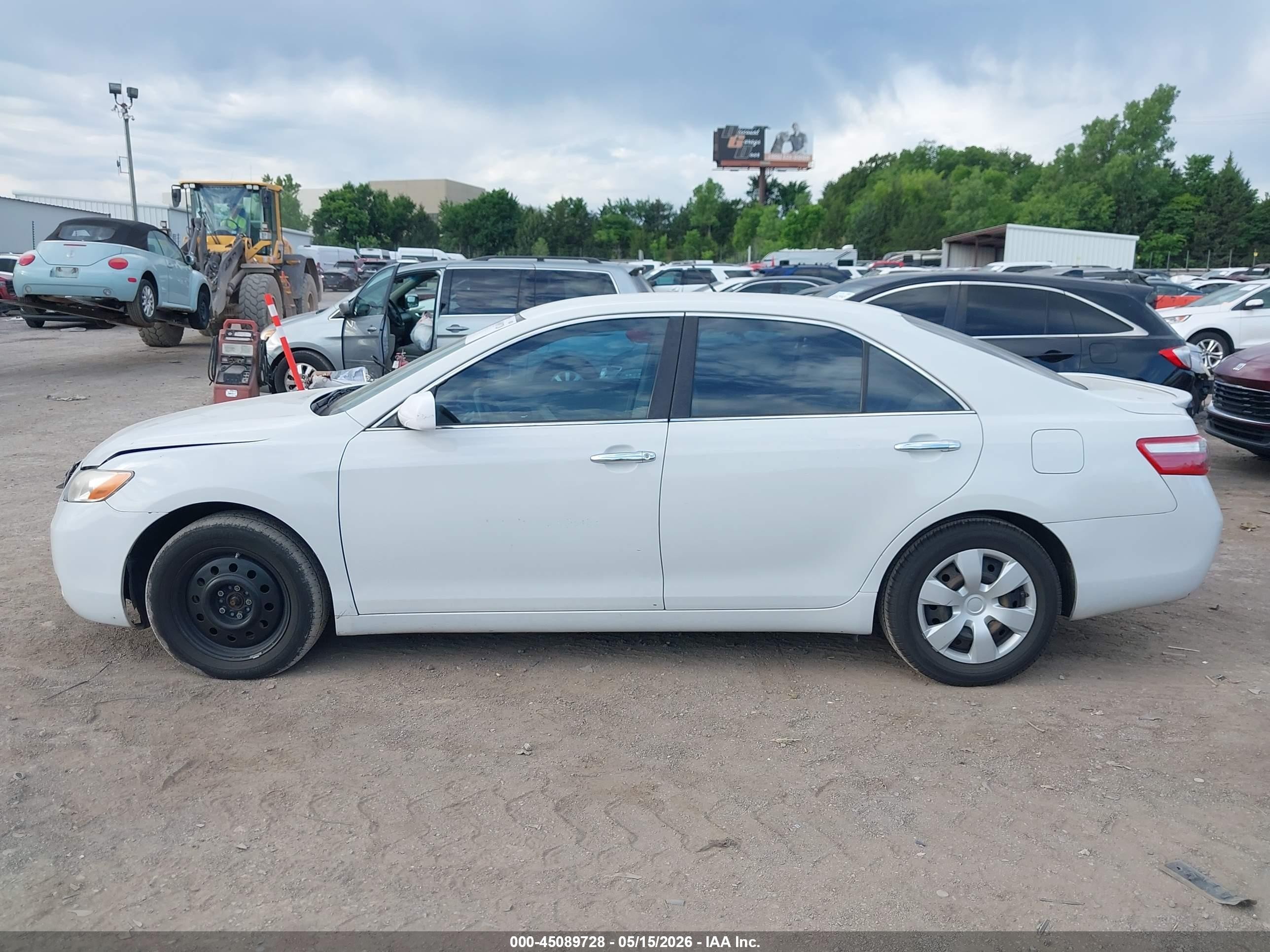 2009 Toyota Camry Le White vin: 4T1BE46K49U874900