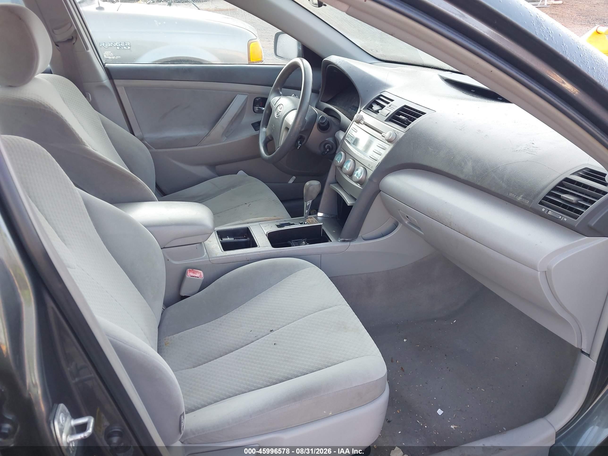 2009 Toyota Camry Le Gray vin: 4T1BE46K49U883872