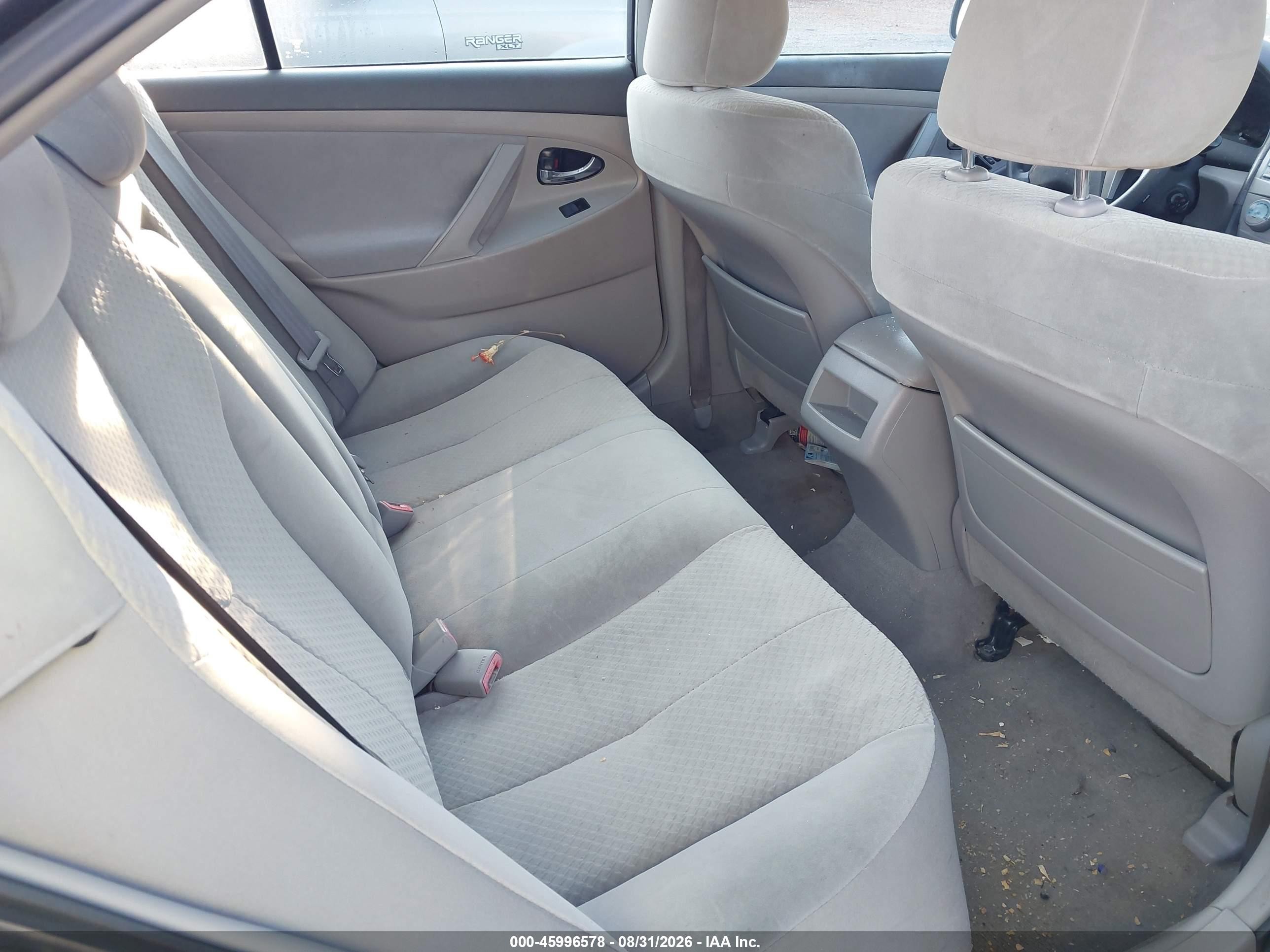 2009 Toyota Camry Le Gray vin: 4T1BE46K49U883872