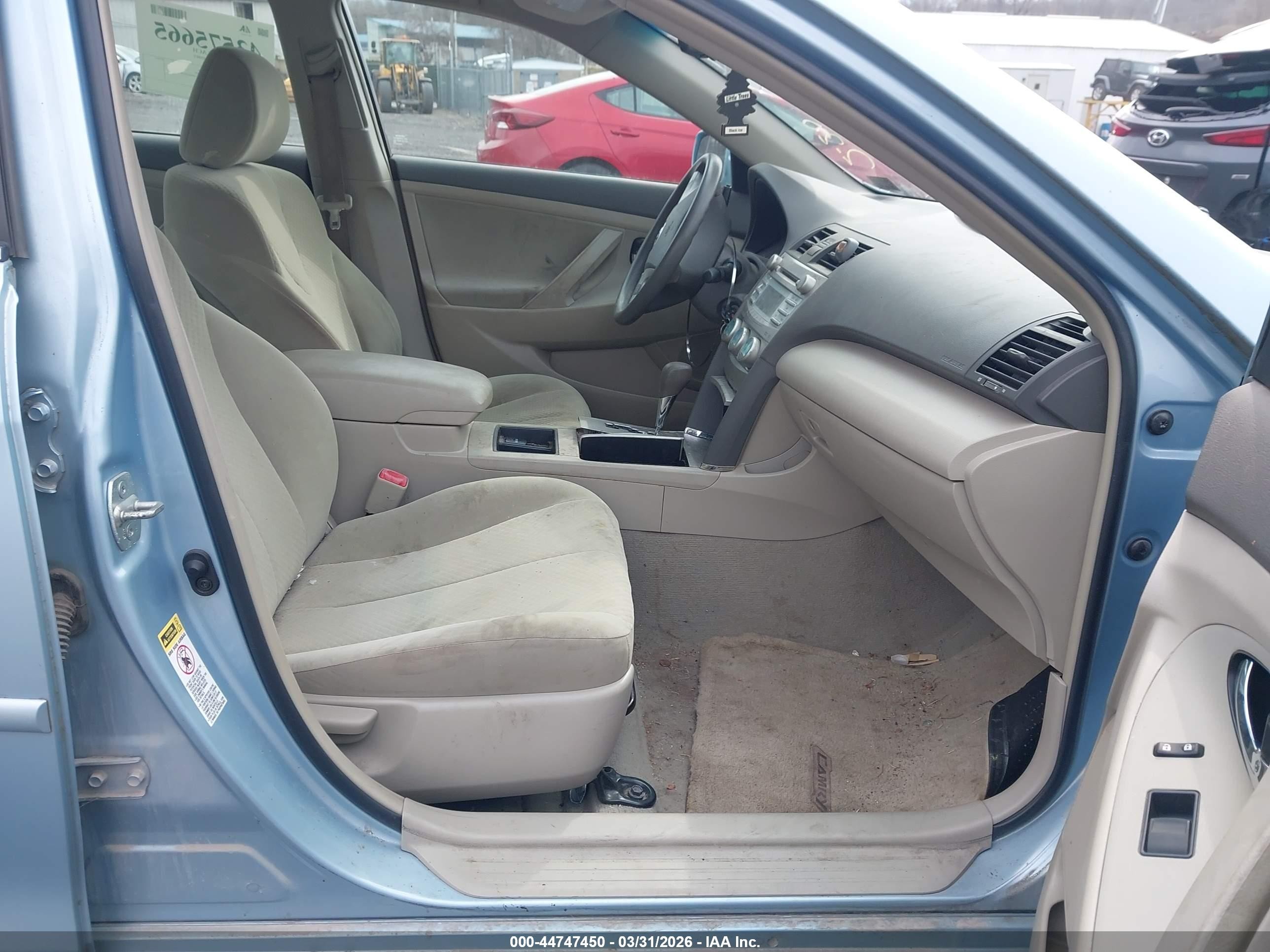2009 Toyota Camry Le Light Blue vin: 4T1BE46K49U902484
