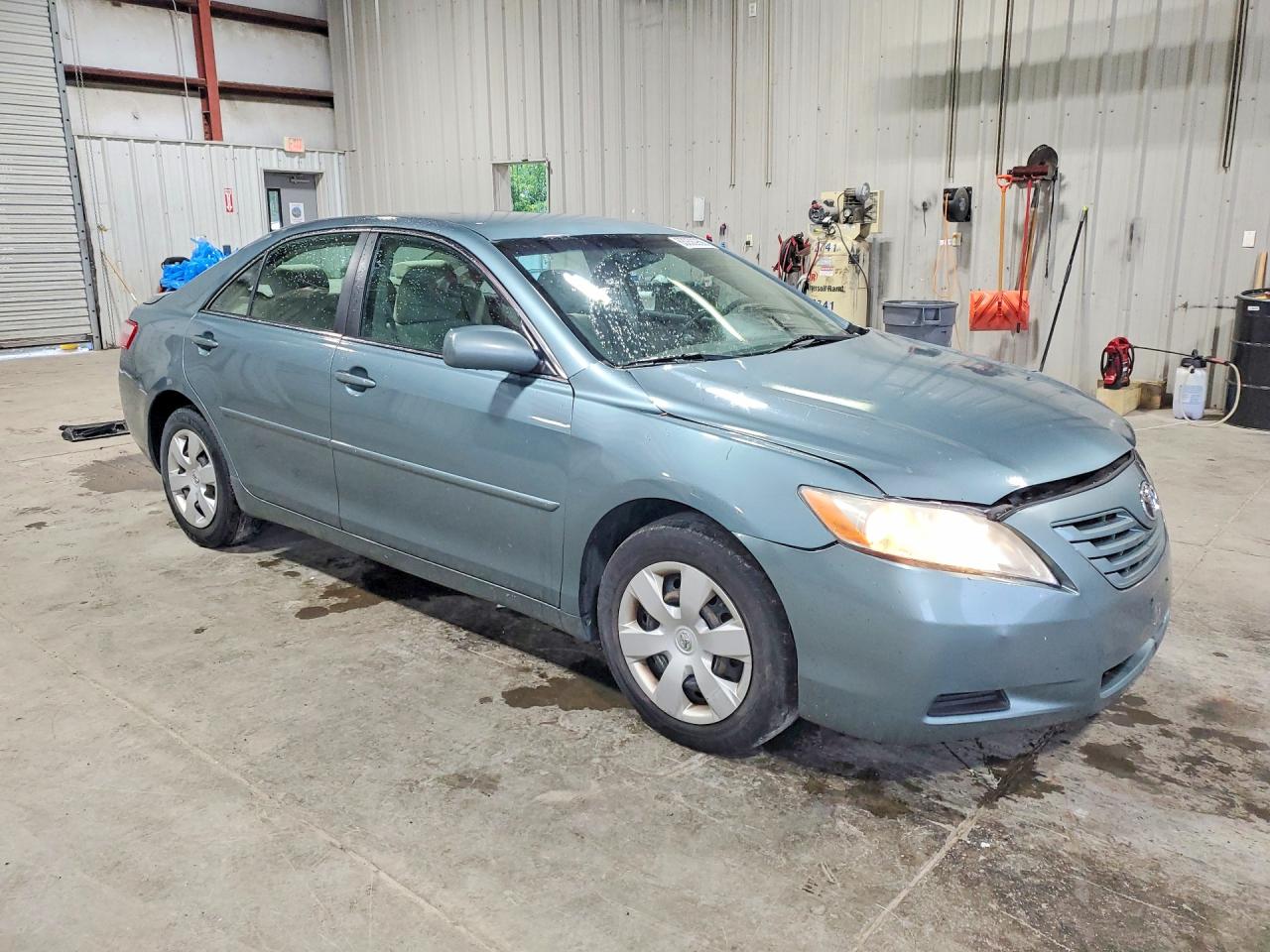 2009 Toyota Camry Le Blue vin: 4T1BE46K49U905790