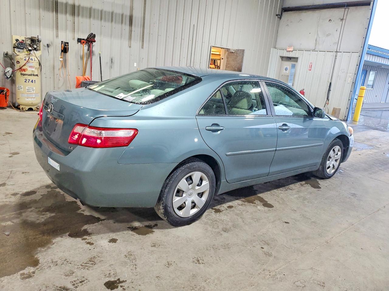2009 Toyota Camry Le Blue vin: 4T1BE46K49U905790