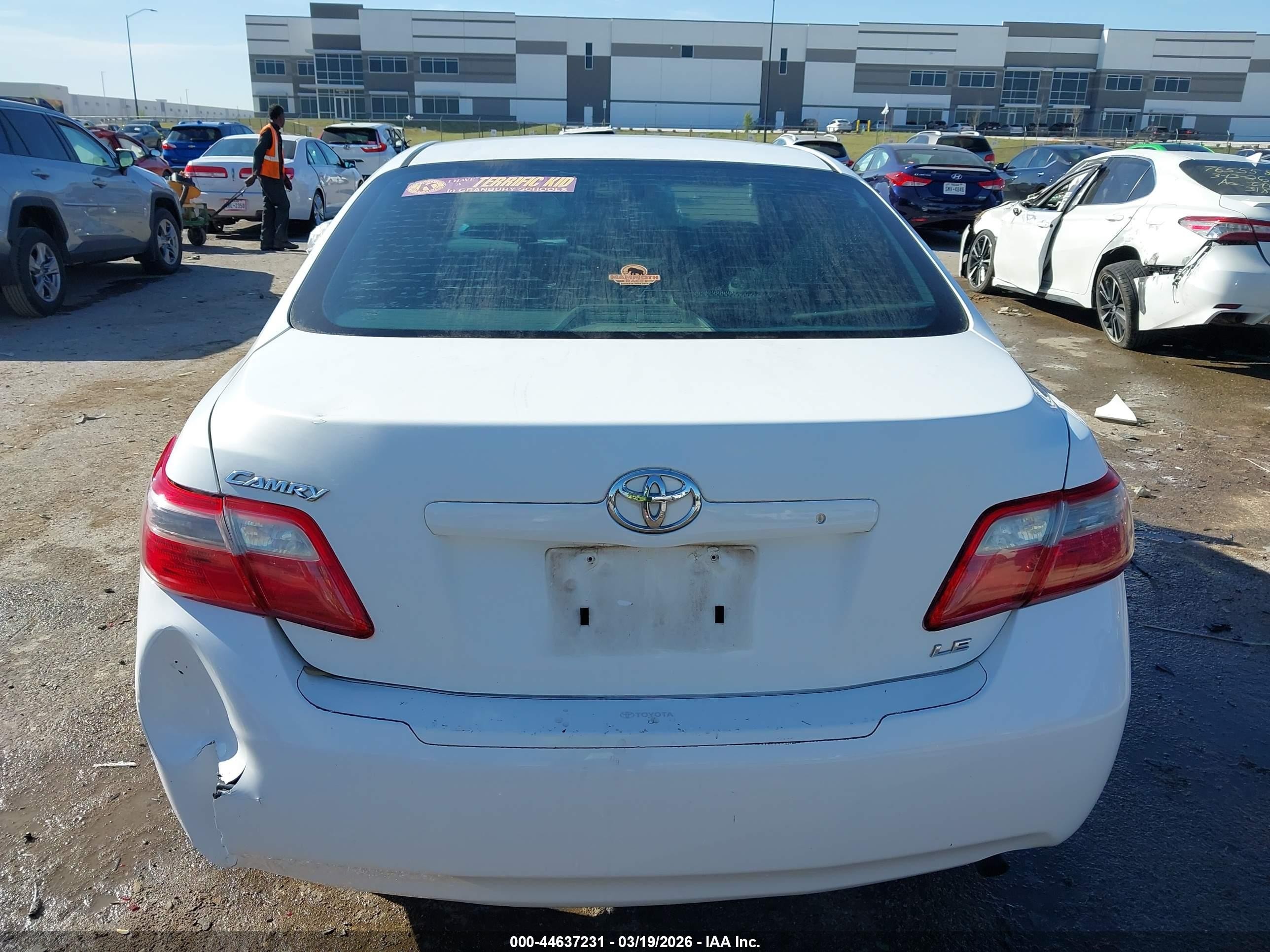 2009 Toyota Camry Le White vin: 4T1BE46K49U912464