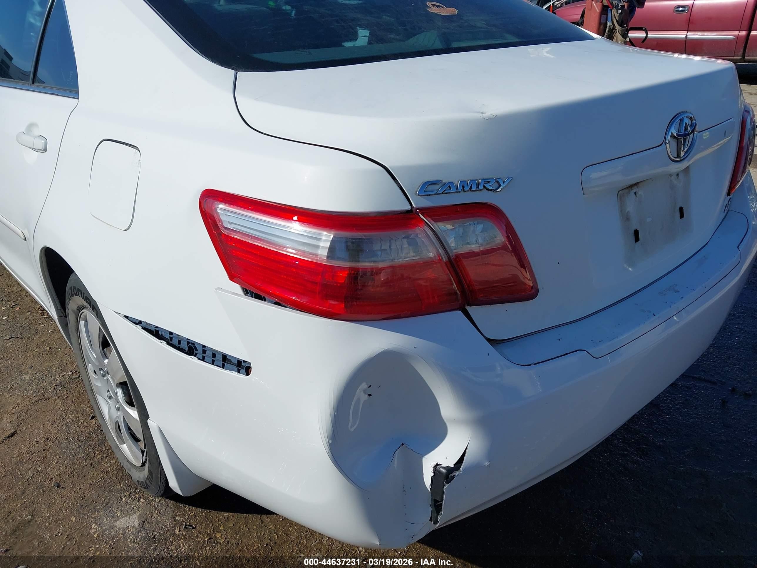 2009 Toyota Camry Le White vin: 4T1BE46K49U912464