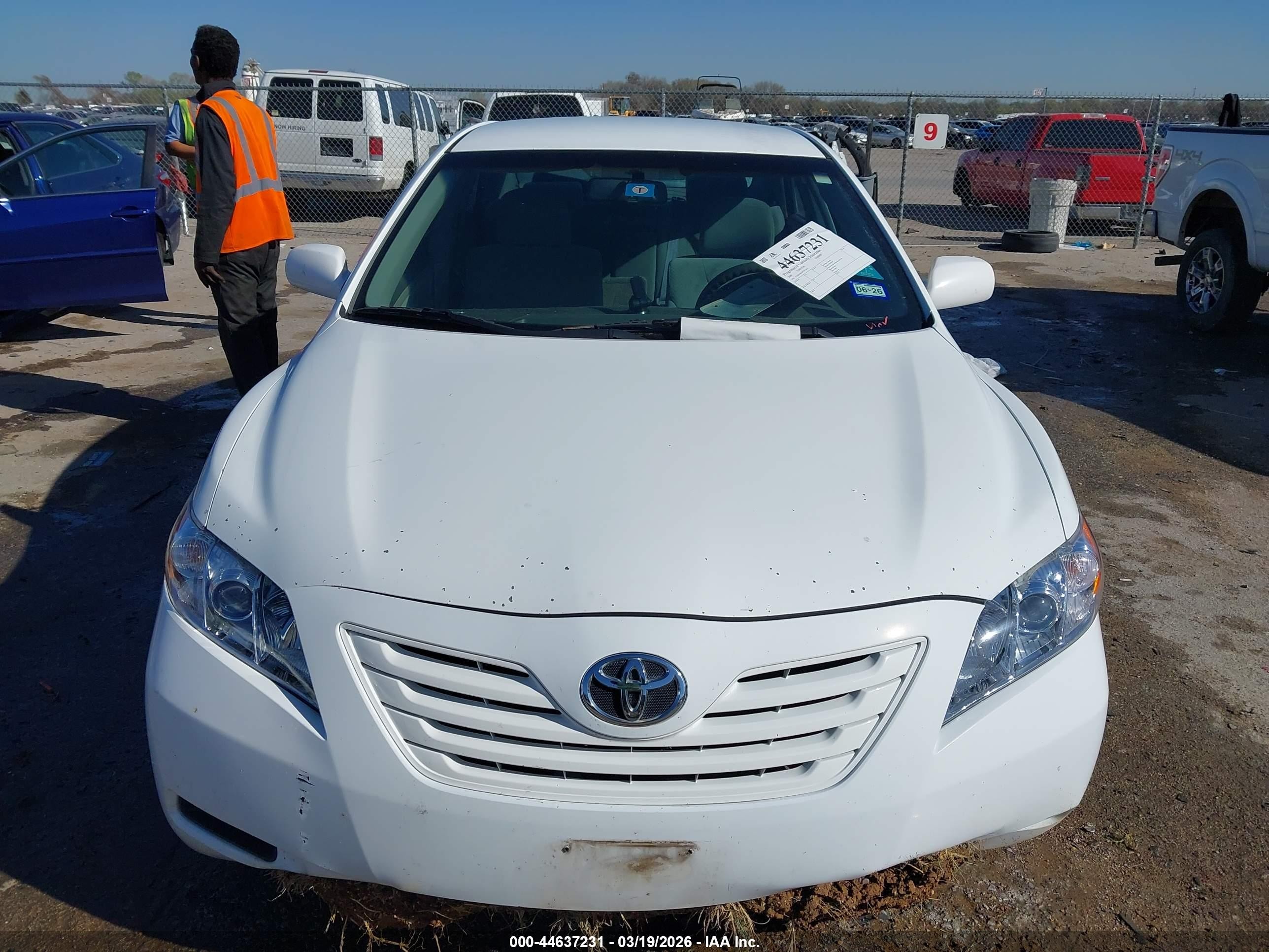 2009 Toyota Camry Le White vin: 4T1BE46K49U912464