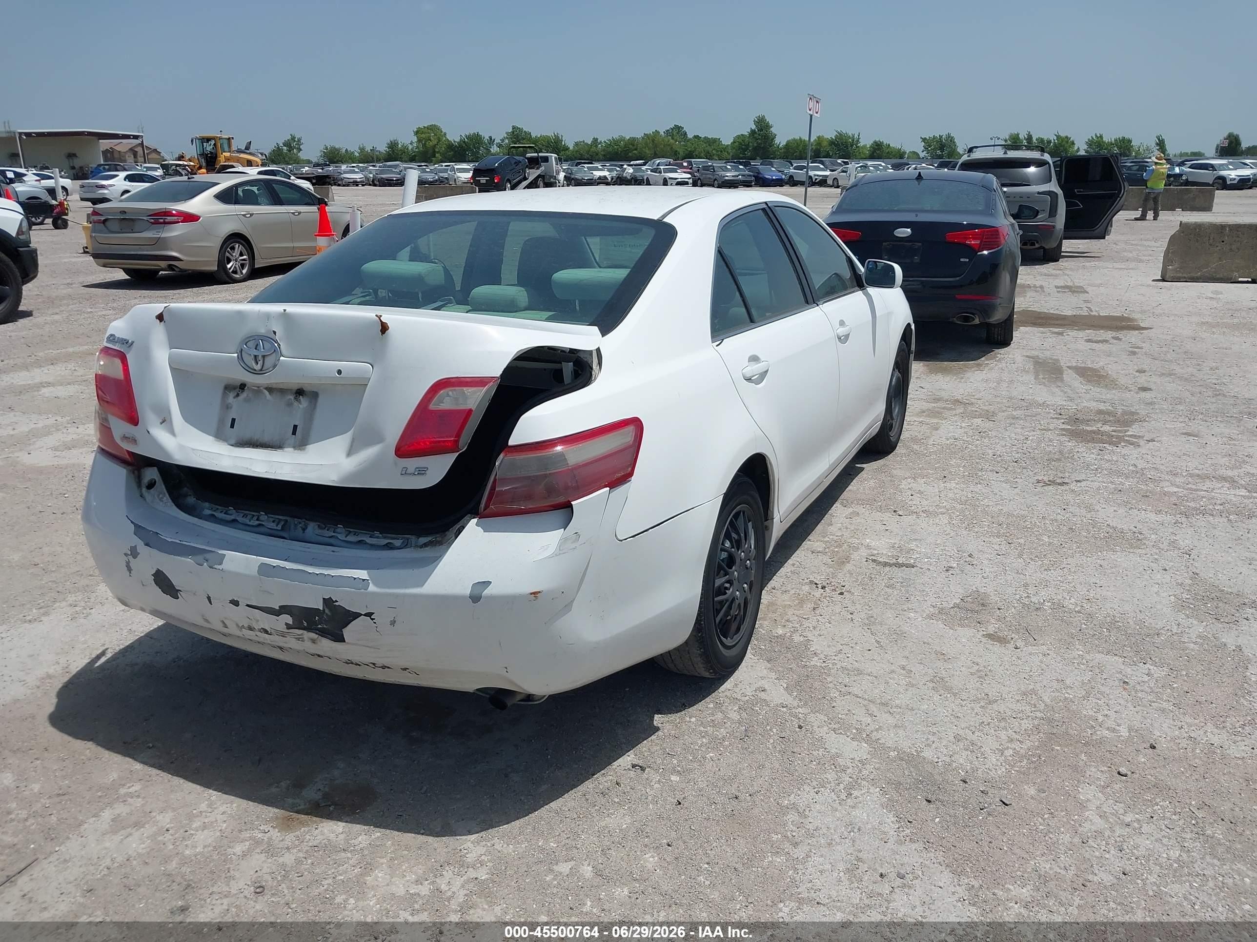 2009 Toyota Camry Le White vin: 4T1BE46K49U916420
