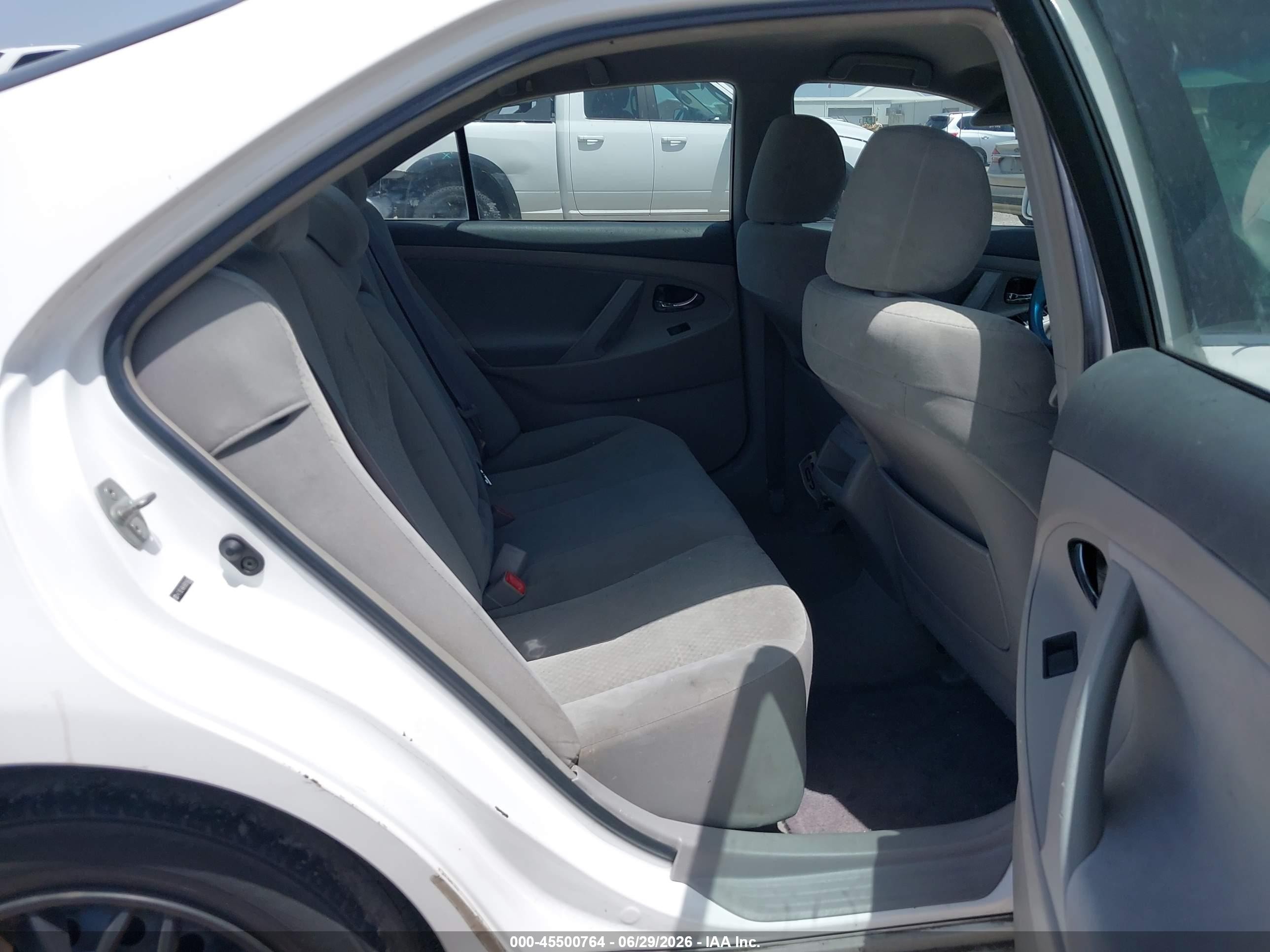 2009 Toyota Camry Le White vin: 4T1BE46K49U916420