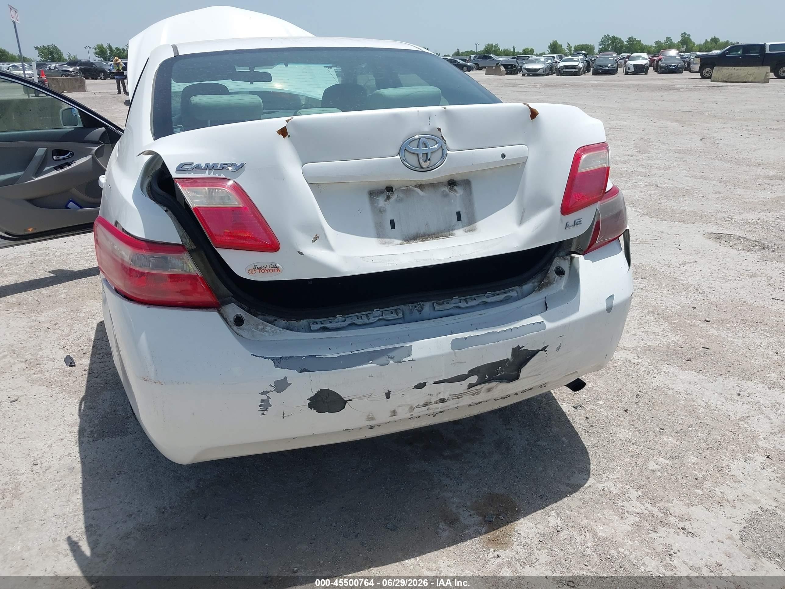 2009 Toyota Camry Le White vin: 4T1BE46K49U916420