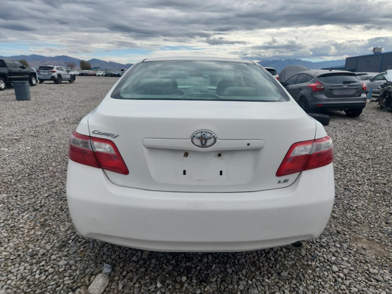 2009 Toyota Camry Base White vin: 4T1BE46K49U920628