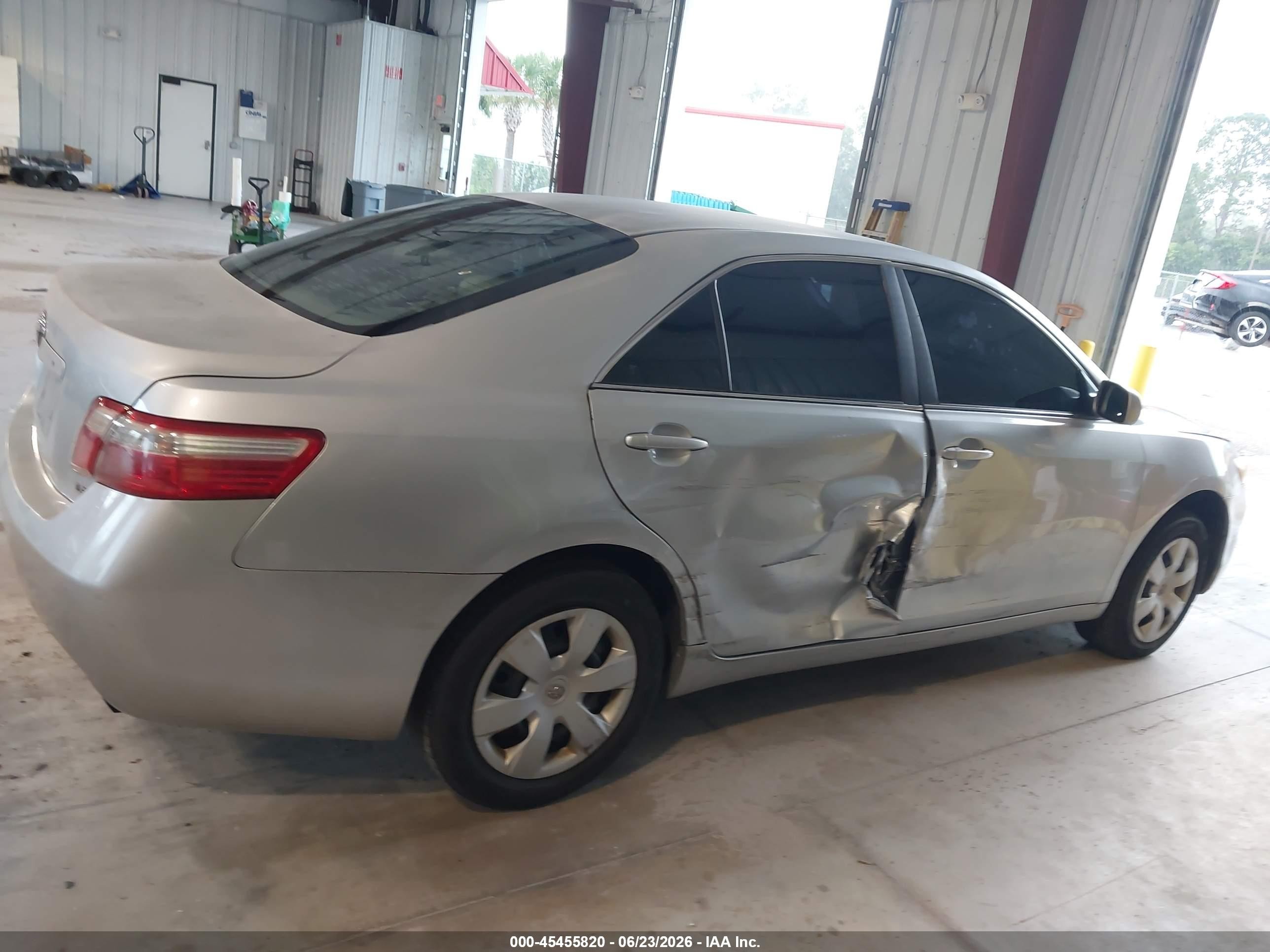 2007 Toyota Camry Le Silver vin: 4T1BE46K57U031589