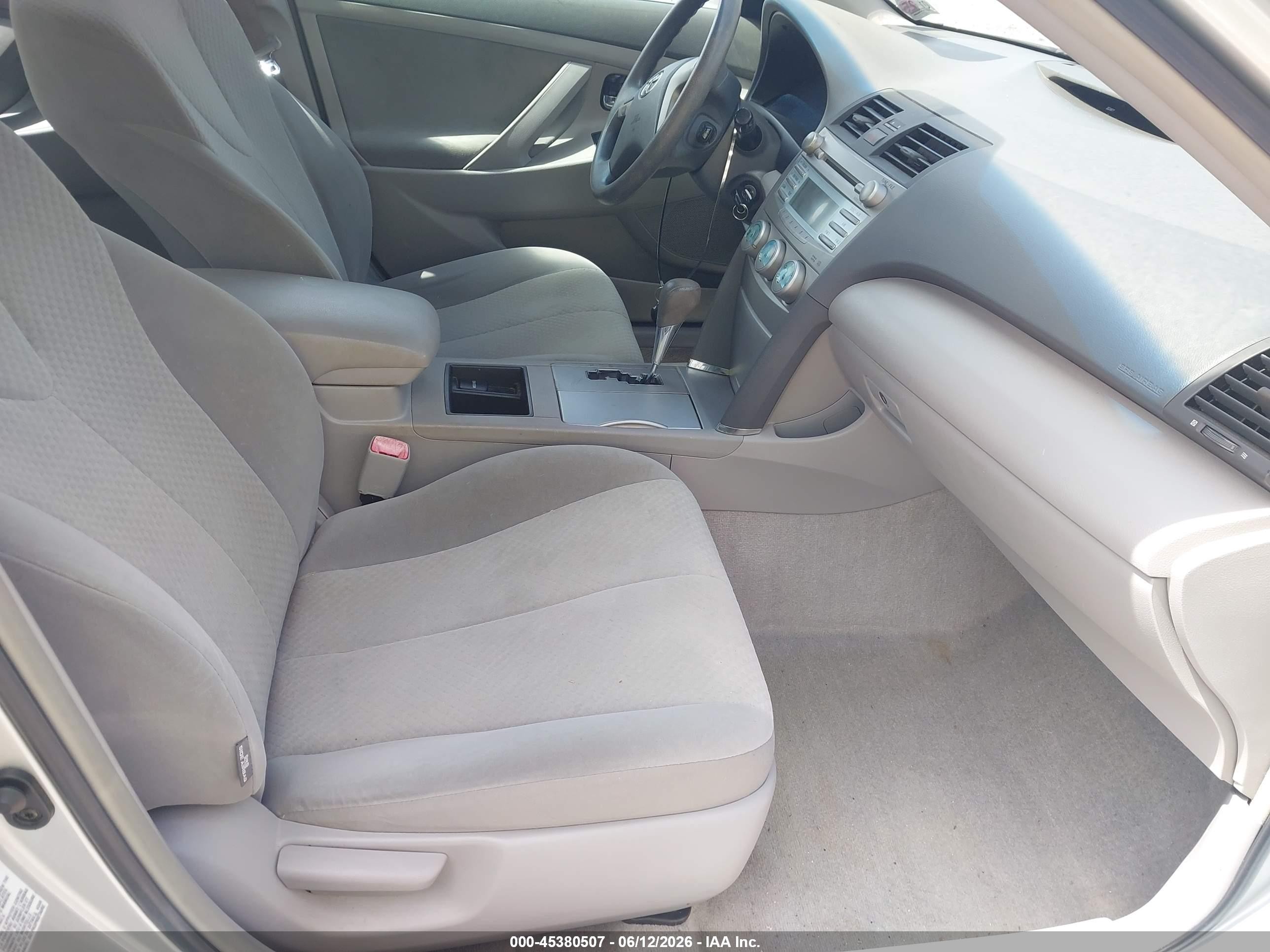 2007 Toyota Camry Le Серебряный vin: 4T1BE46K57U040633
