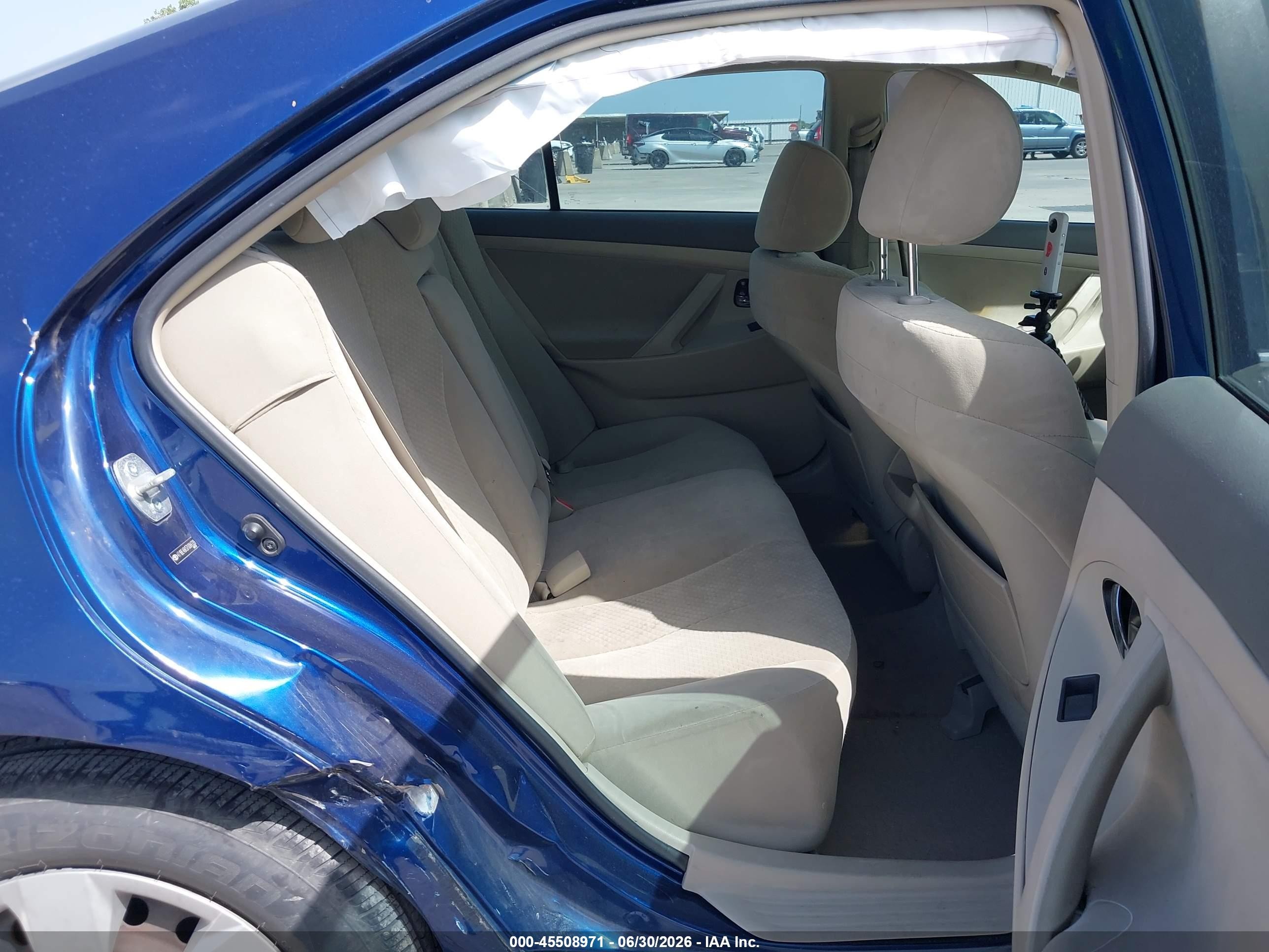 2007 Toyota Camry Le Blue vin: 4T1BE46K57U084339