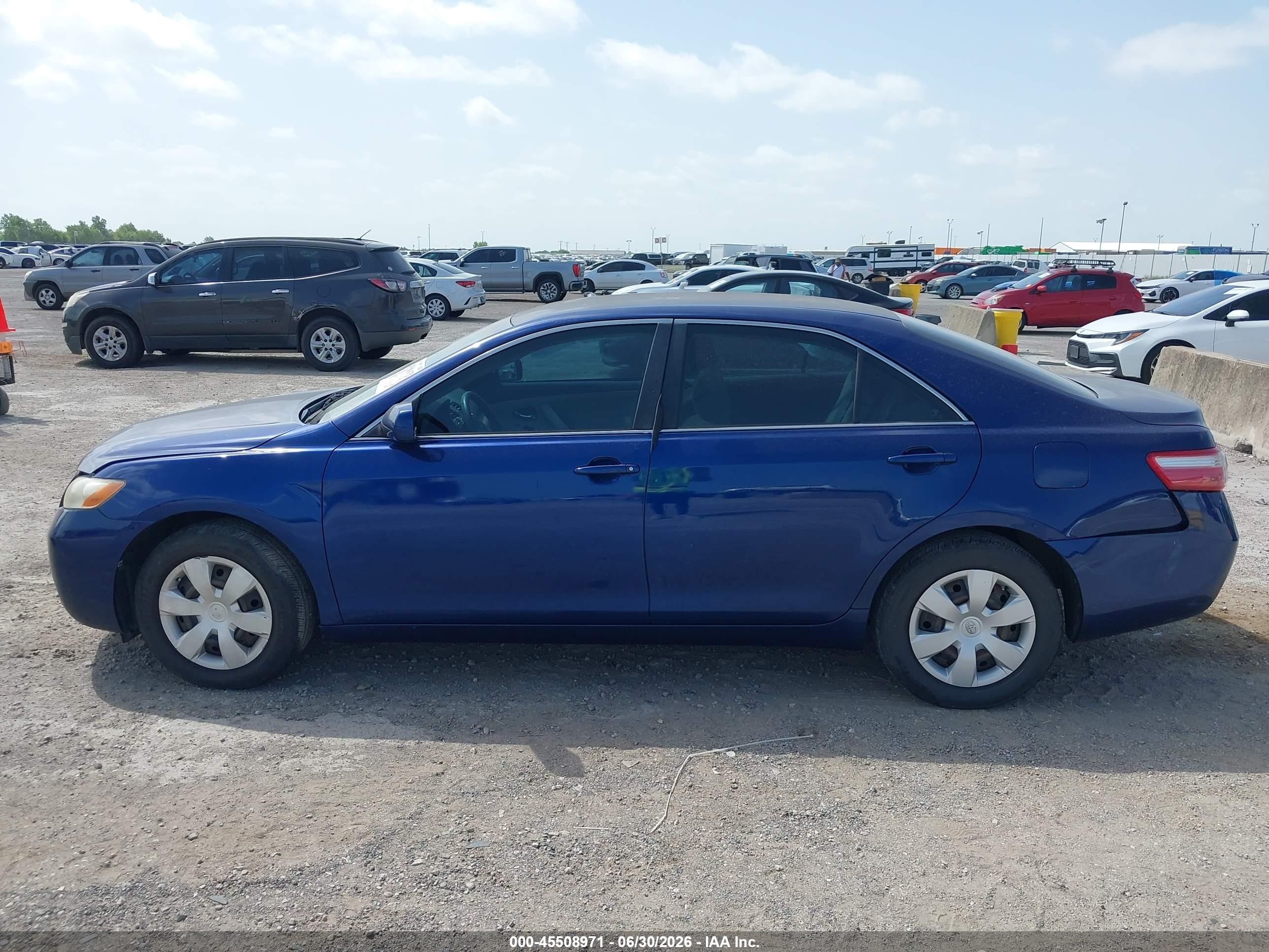 2007 Toyota Camry Le Blue vin: 4T1BE46K57U084339