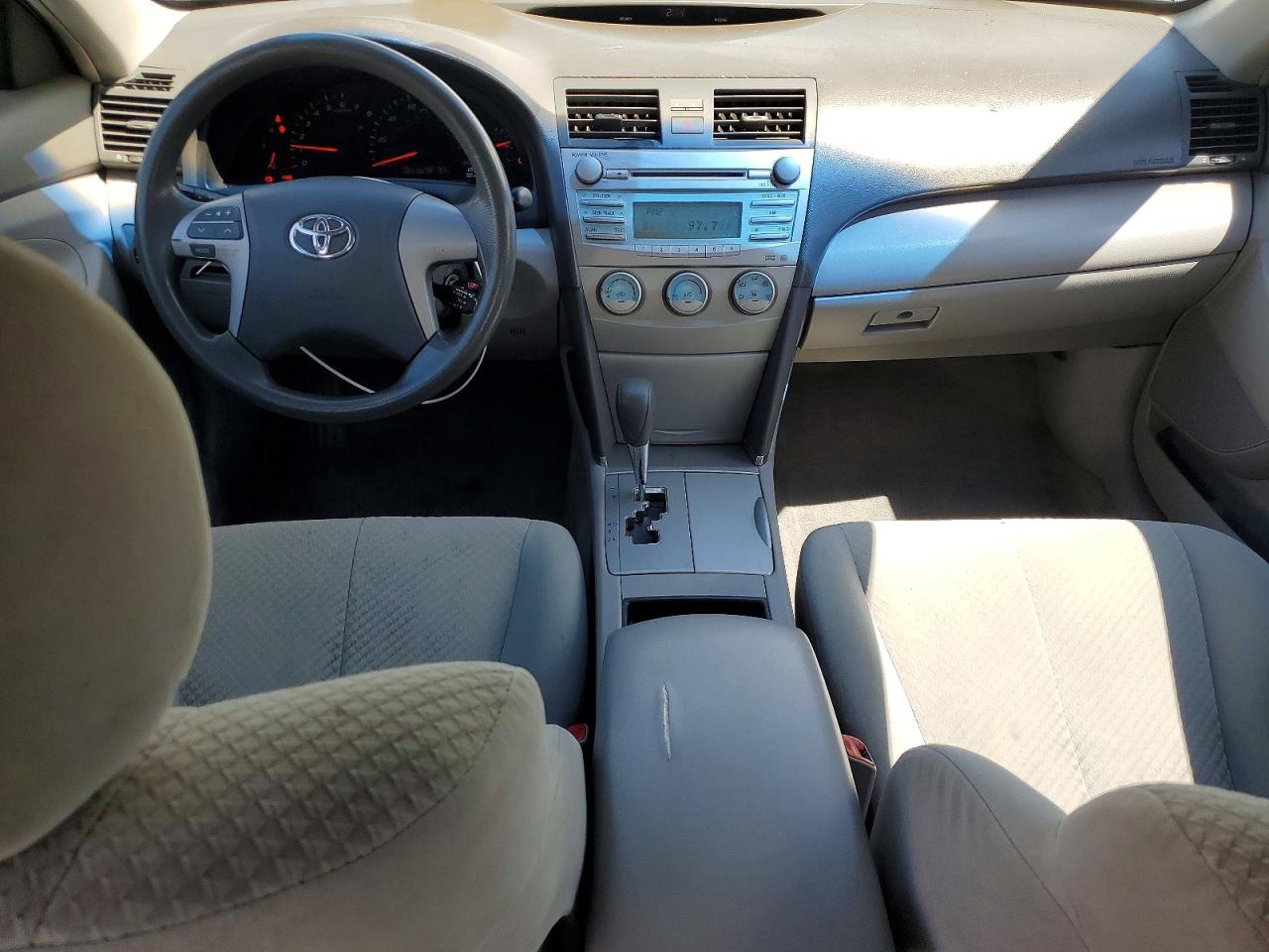 2007 Toyota Camry Le Silver vin: 4T1BE46K57U117775
