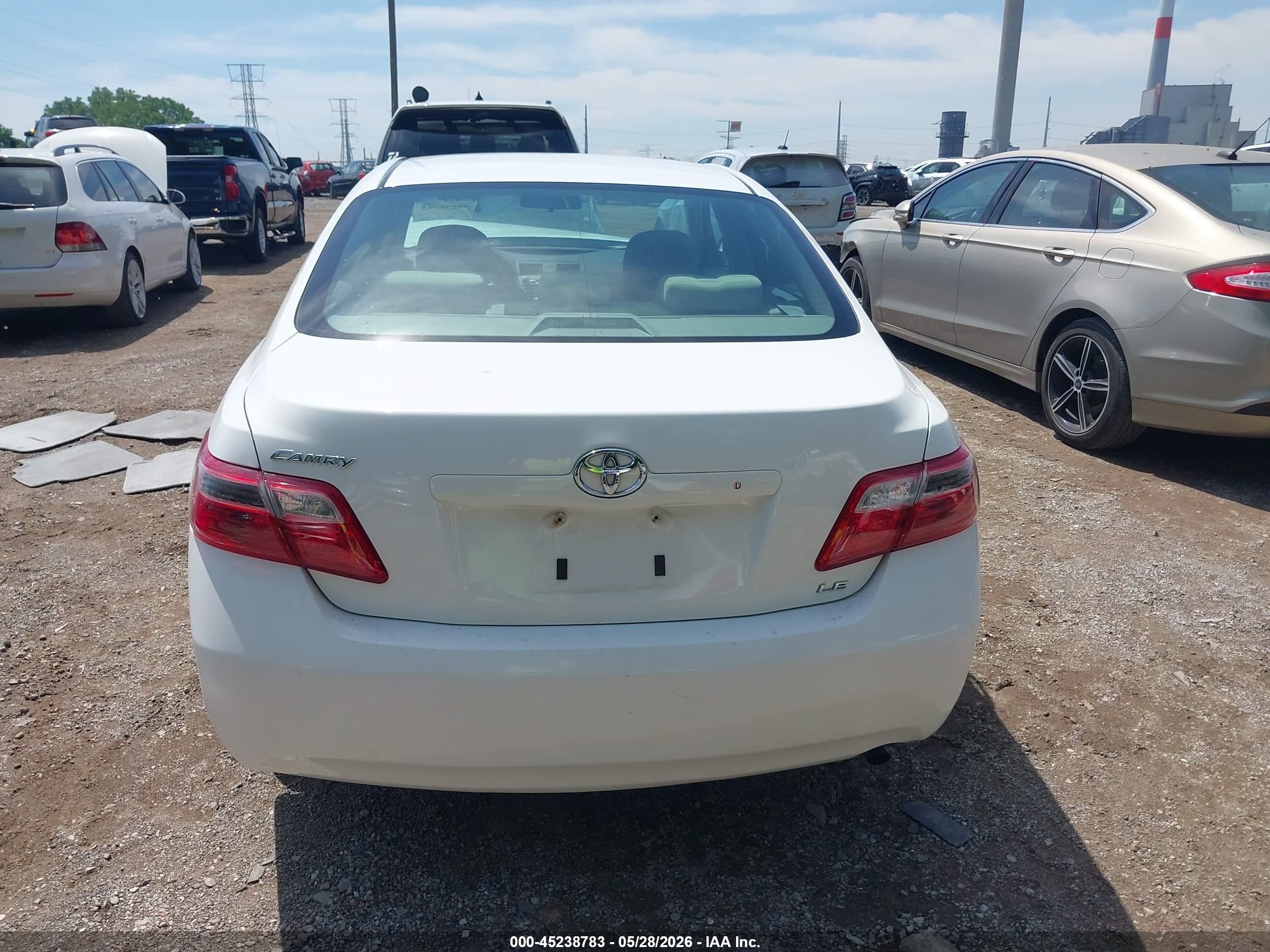 2007 Toyota Camry Le White vin: 4T1BE46K57U573095