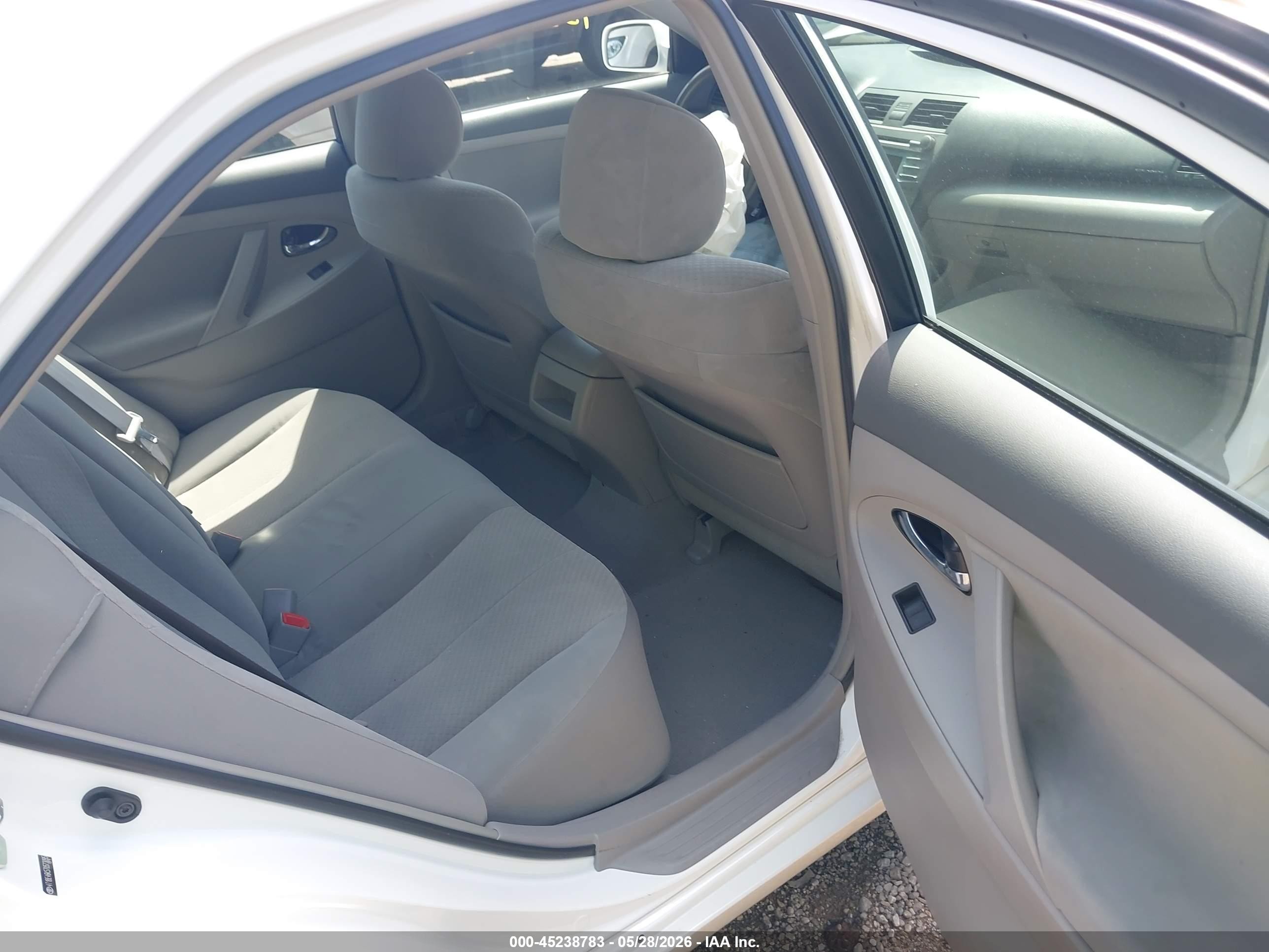 2007 Toyota Camry Le White vin: 4T1BE46K57U573095
