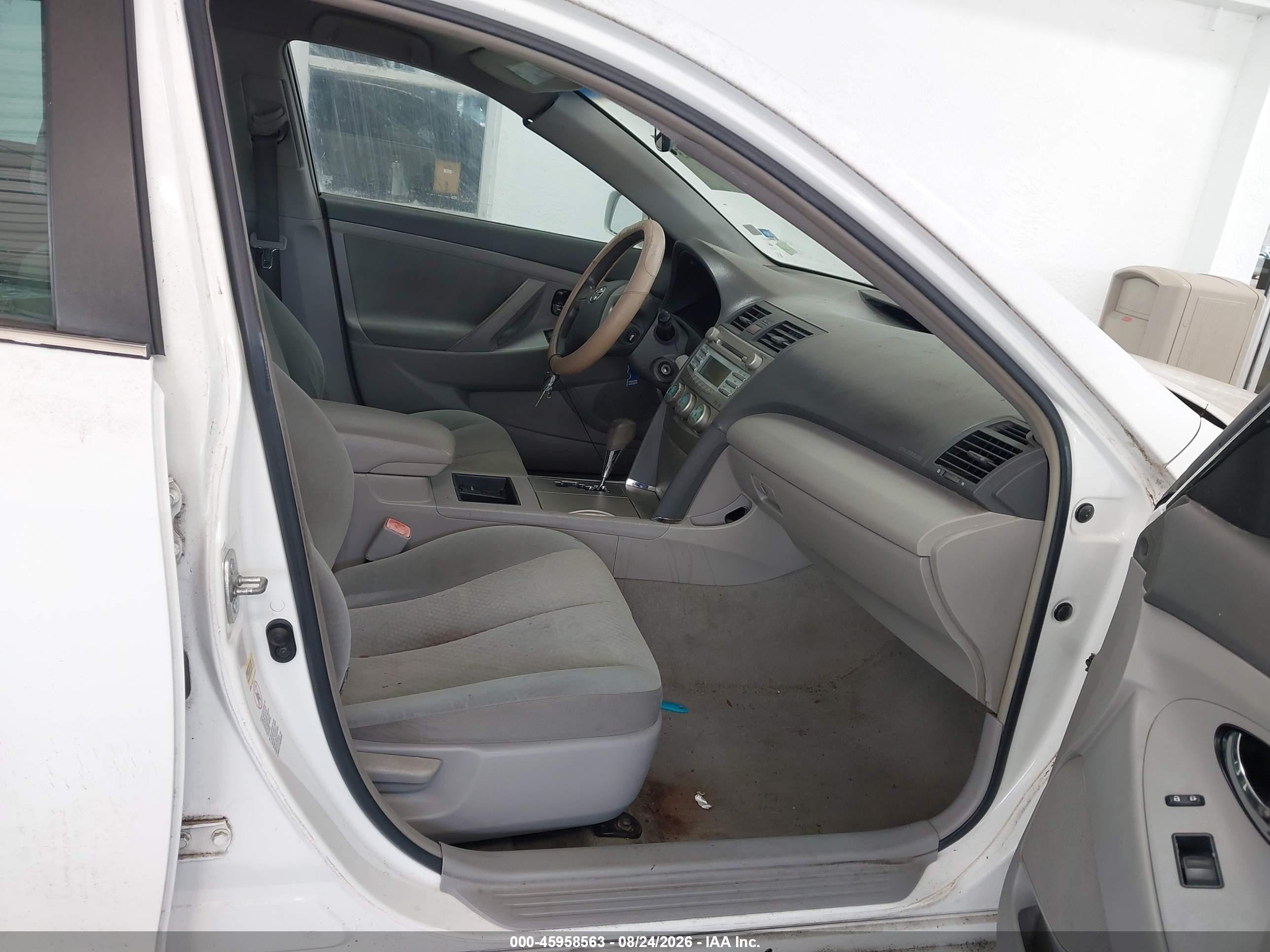 2007 Toyota Camry Le White vin: 4T1BE46K57U627771
