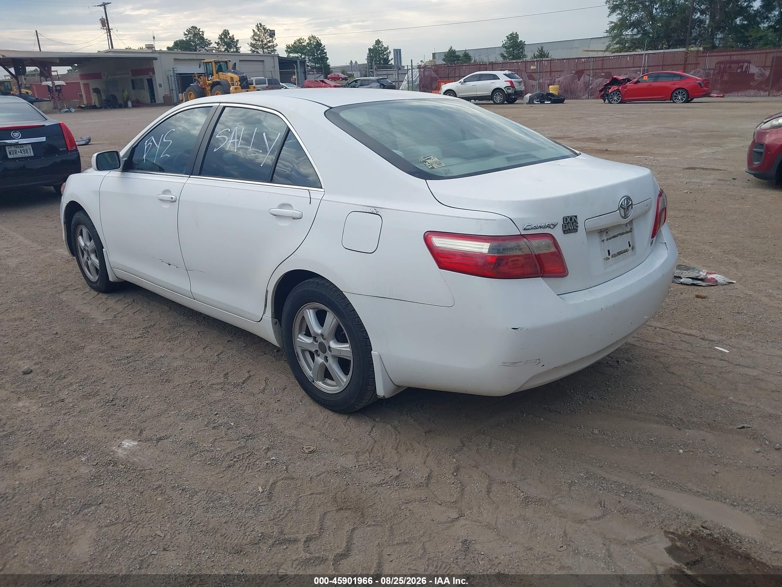 2007 Toyota Camry Le White vin: 4T1BE46K57U631822