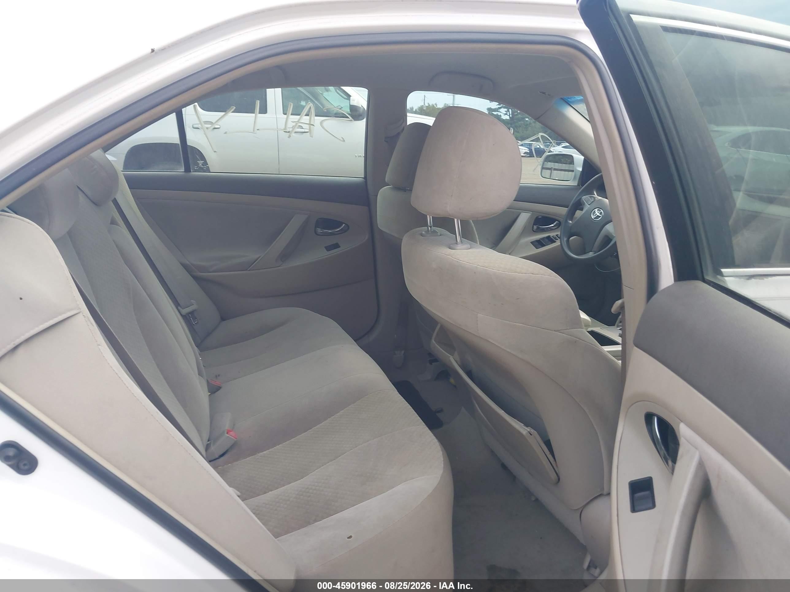 2007 Toyota Camry Le White vin: 4T1BE46K57U631822