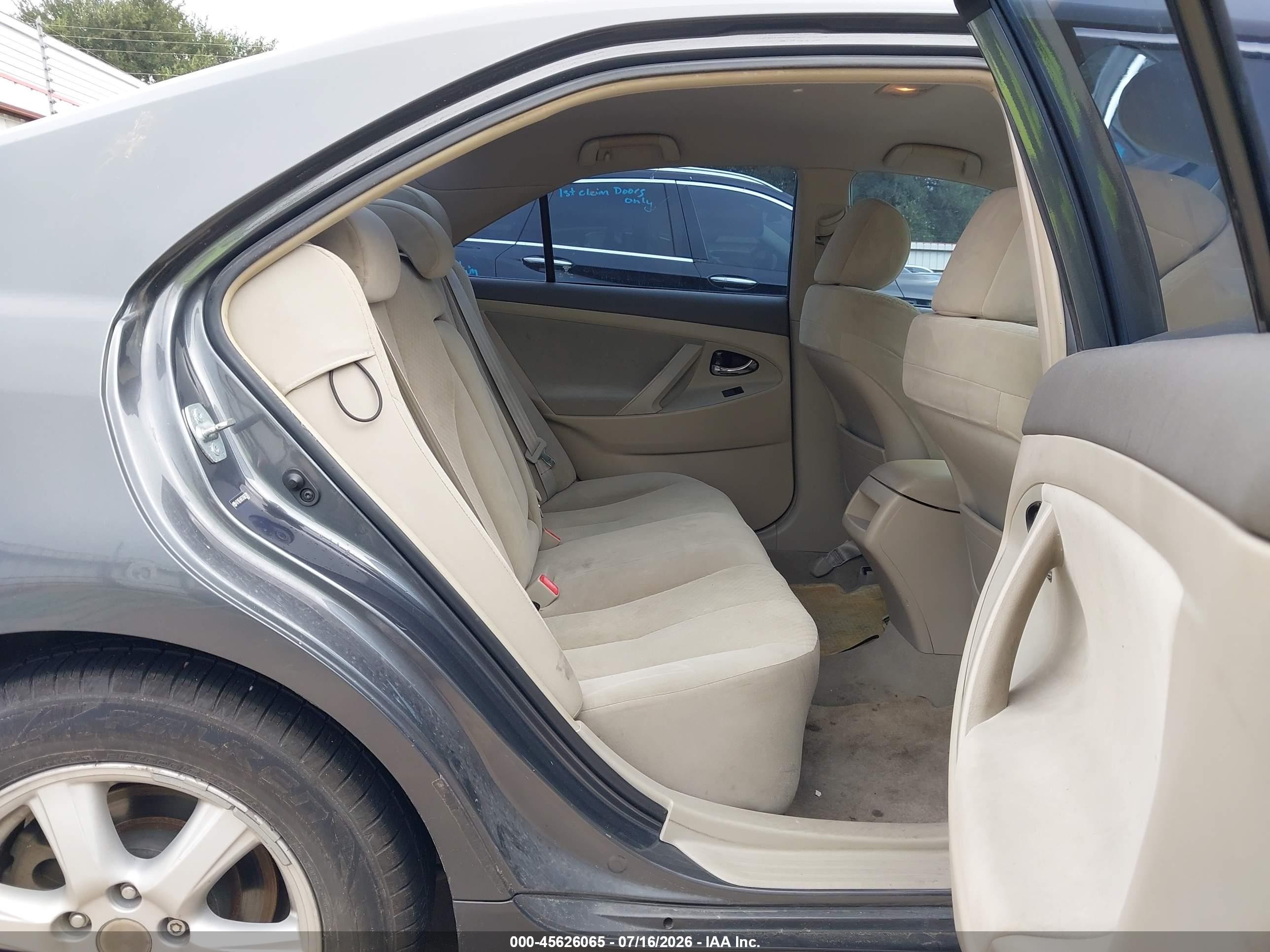 2007 Toyota Camry Le Gray vin: 4T1BE46K57U665372