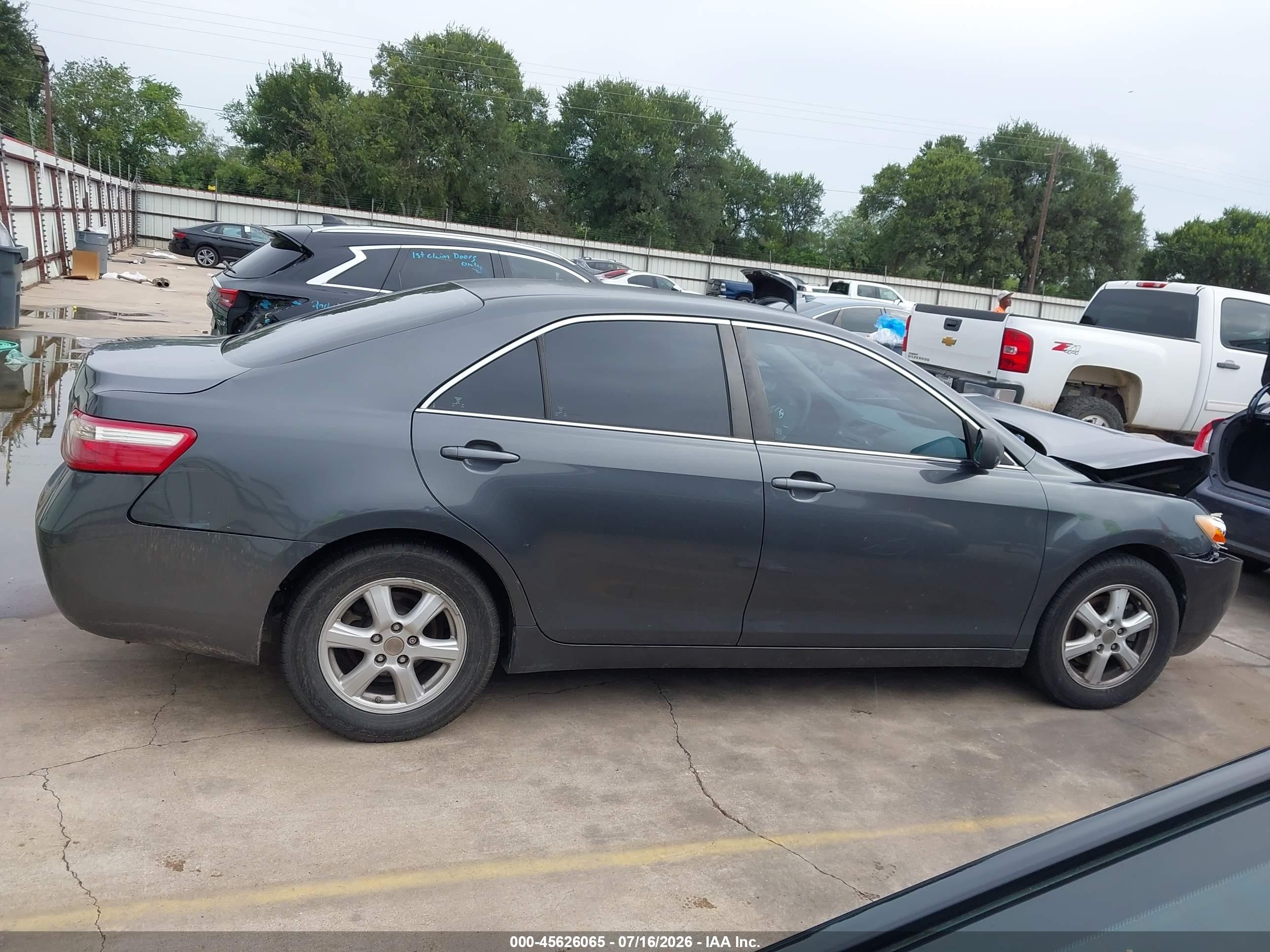 2007 Toyota Camry Le Gray vin: 4T1BE46K57U665372