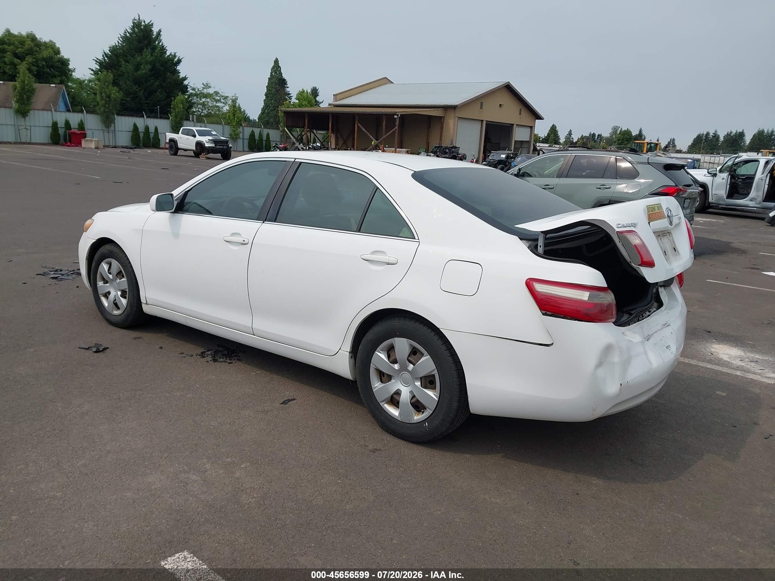 2007 Toyota Camry Le White vin: 4T1BE46K57U723951