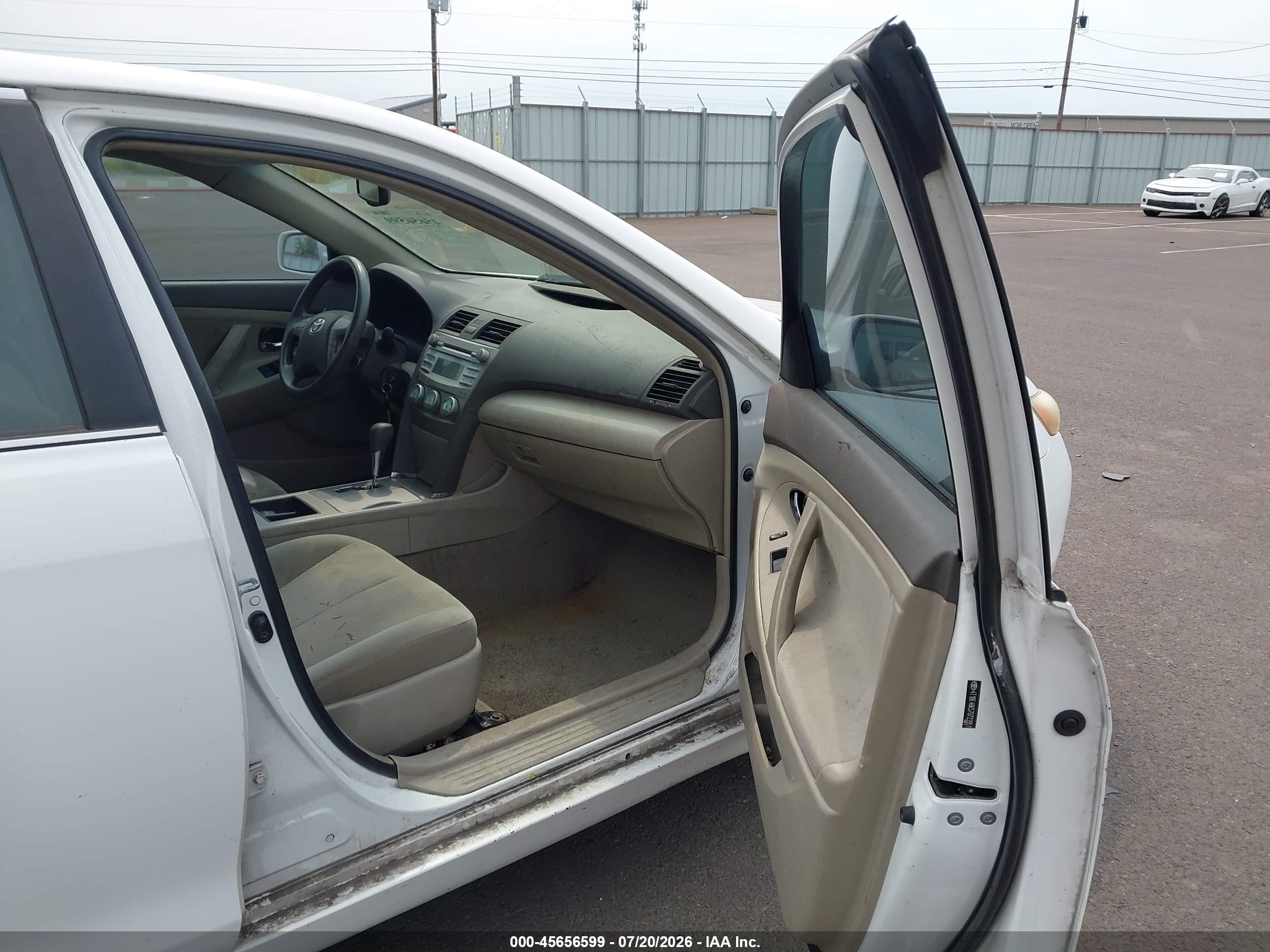 2007 Toyota Camry Le White vin: 4T1BE46K57U723951