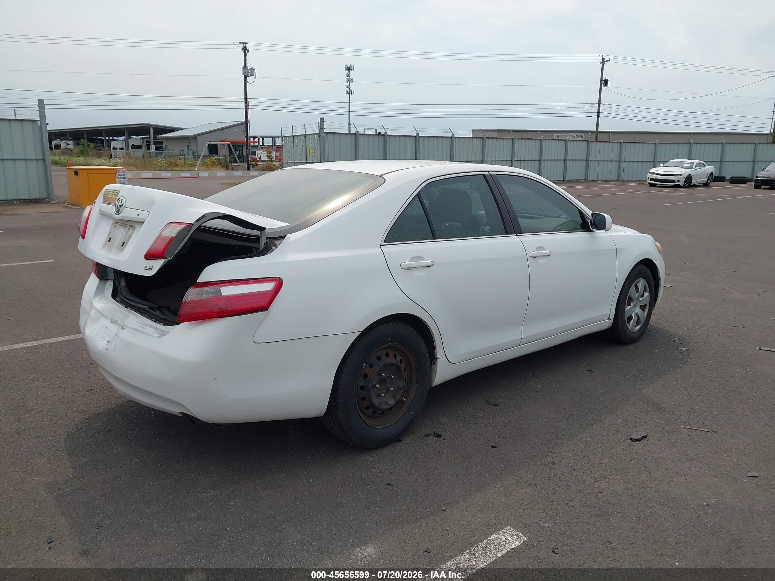 2007 Toyota Camry Le White vin: 4T1BE46K57U723951
