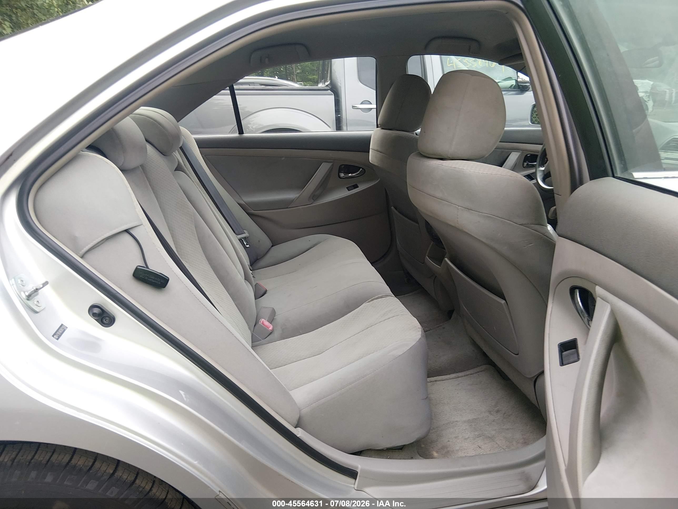 2008 Toyota Camry Le Silver vin: 4T1BE46K58U211690