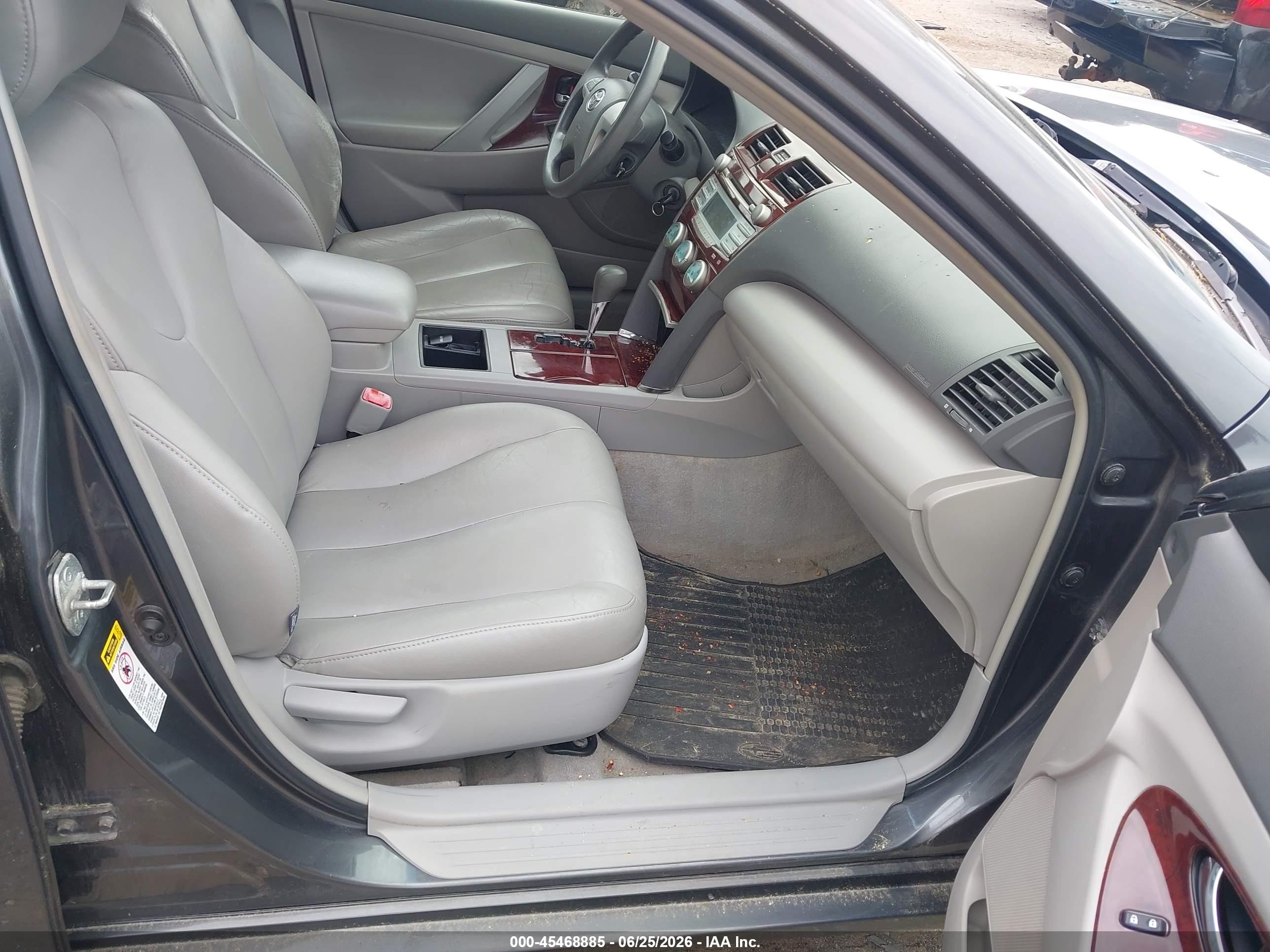 2008 Toyota Camry Le Gray vin: 4T1BE46K58U246567