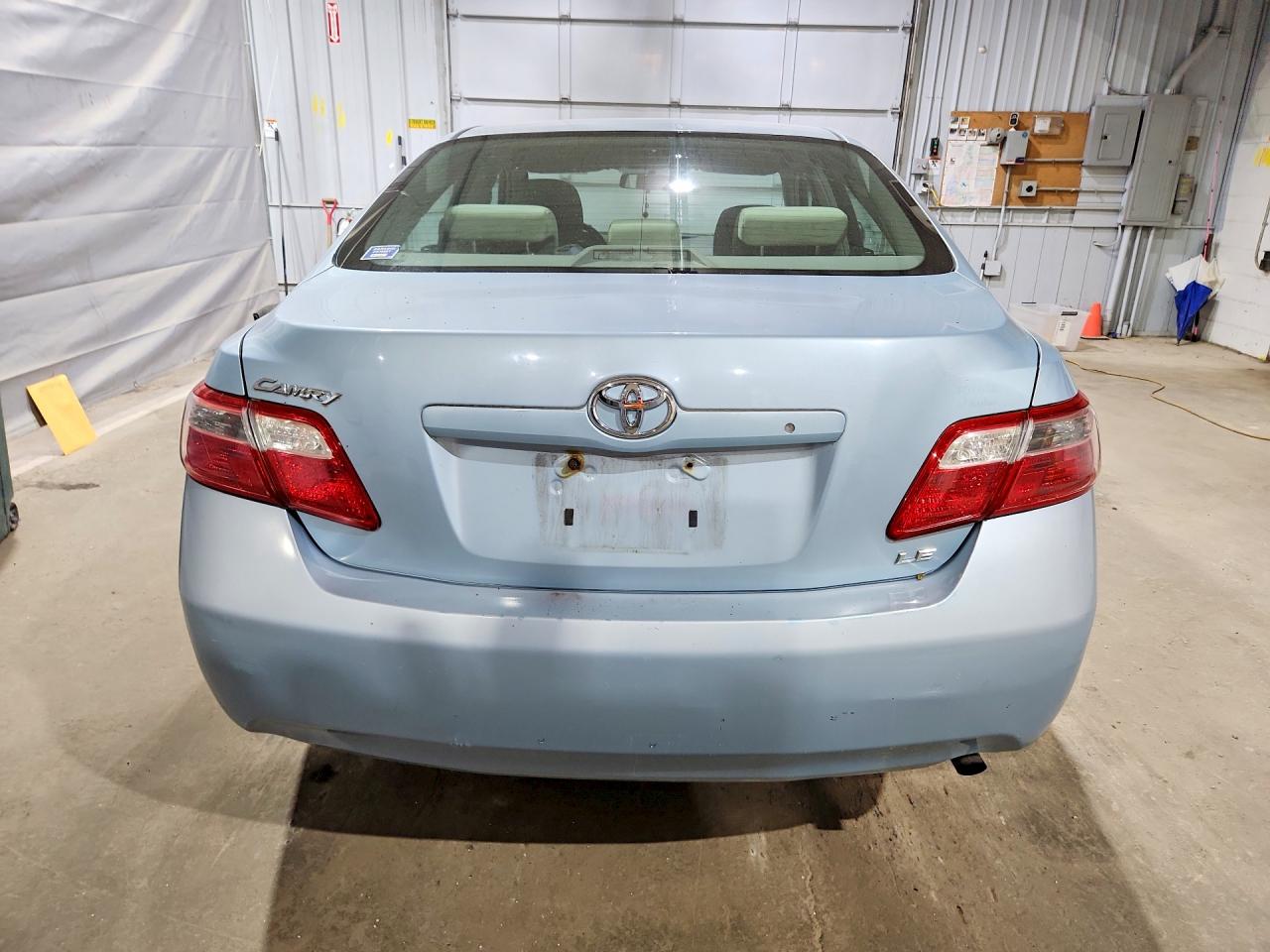 2008 Toyota Camry Le Blue vin: 4T1BE46K58U732313