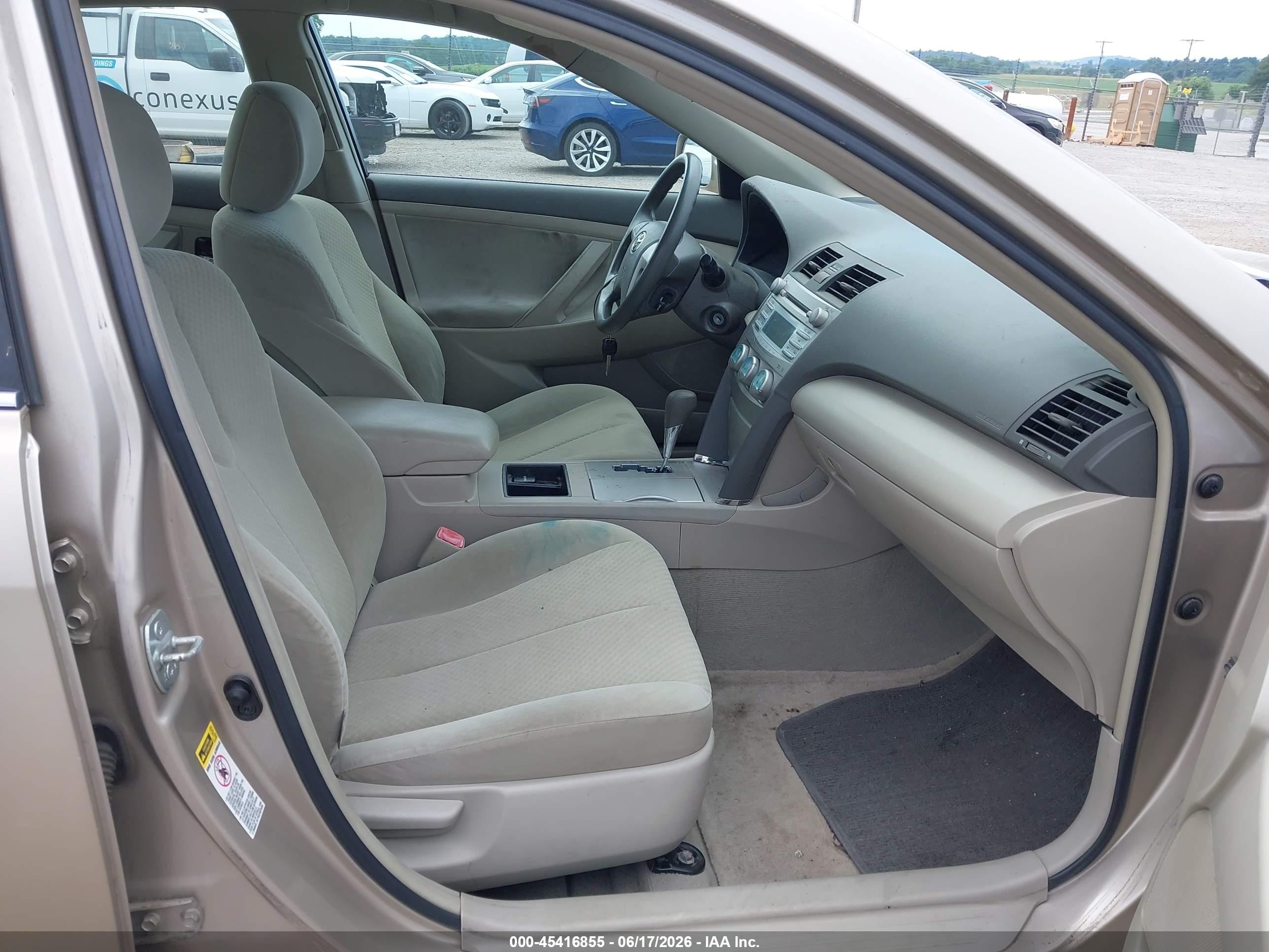 2008 Toyota Camry   Золотой vin: 4T1BE46K58U746776