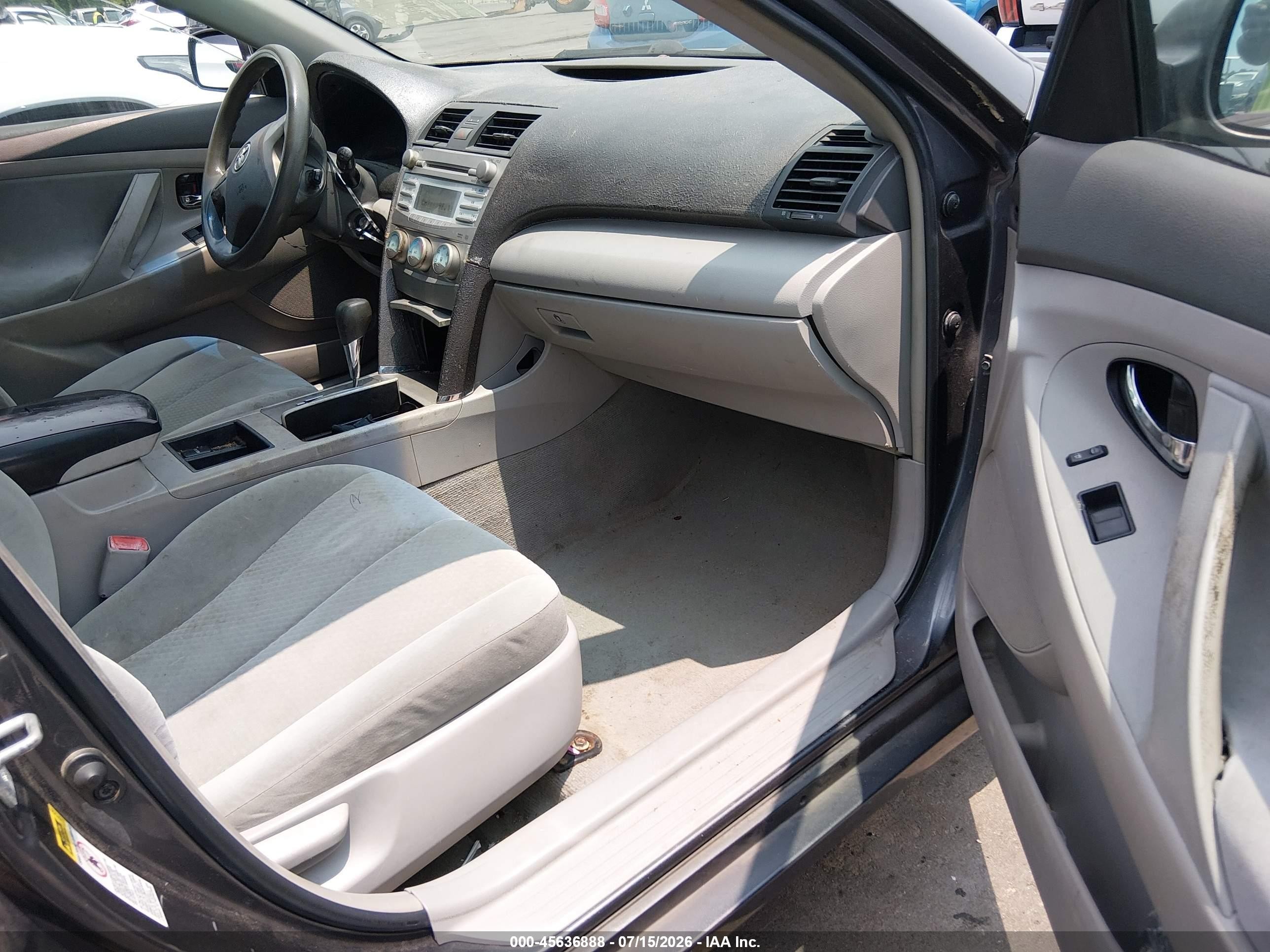 2008 Toyota Camry Le Gray vin: 4T1BE46K58U783049