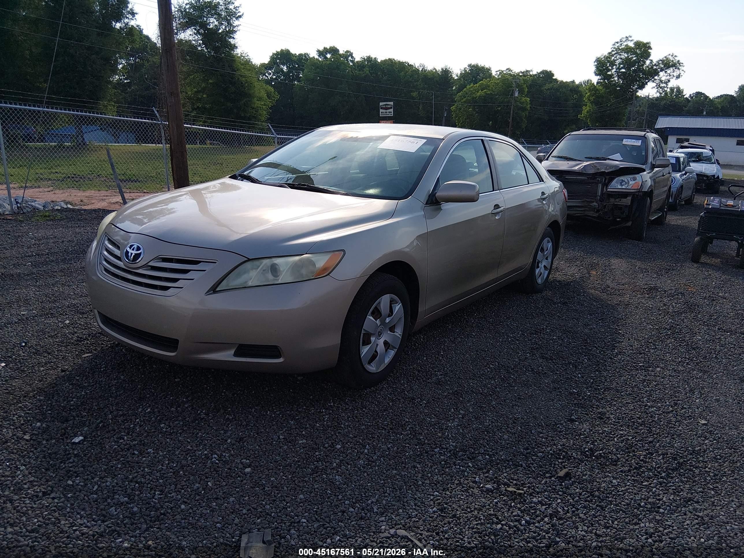 2008 Toyota Camry Le Gold vin: 4T1BE46K58U789868