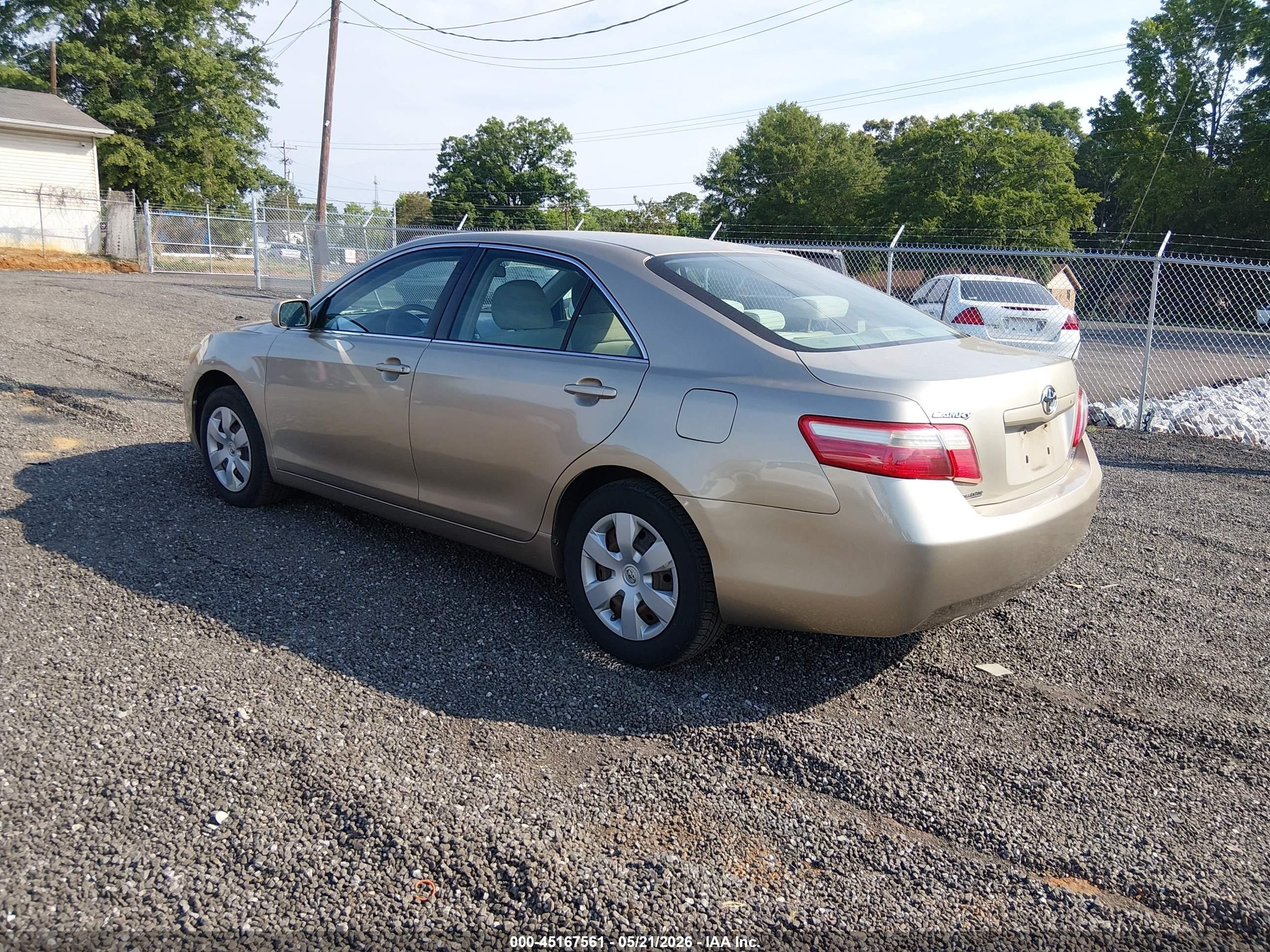 2008 Toyota Camry Le Gold vin: 4T1BE46K58U789868
