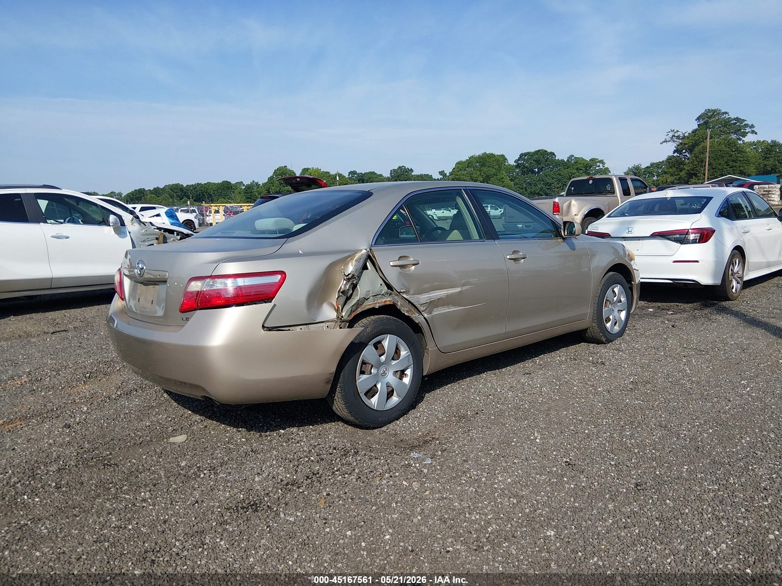 2008 Toyota Camry Le Gold vin: 4T1BE46K58U789868