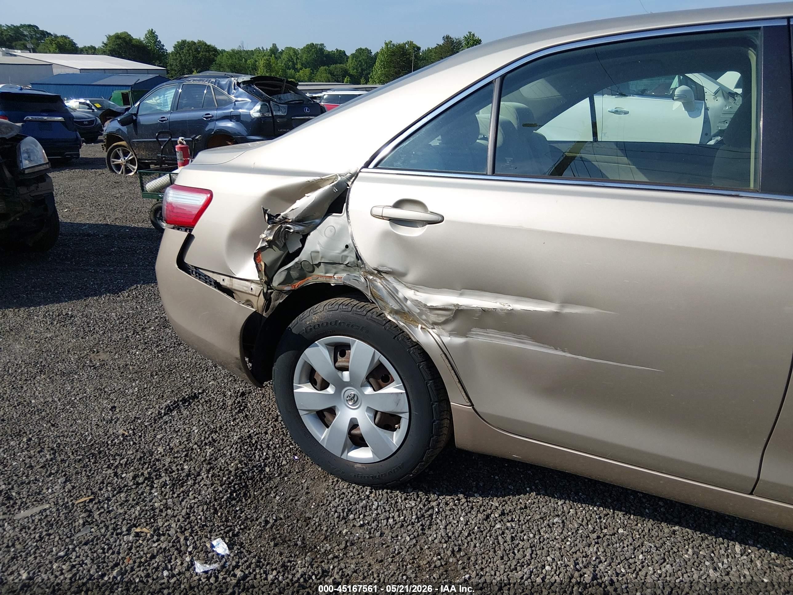 2008 Toyota Camry Le Gold vin: 4T1BE46K58U789868