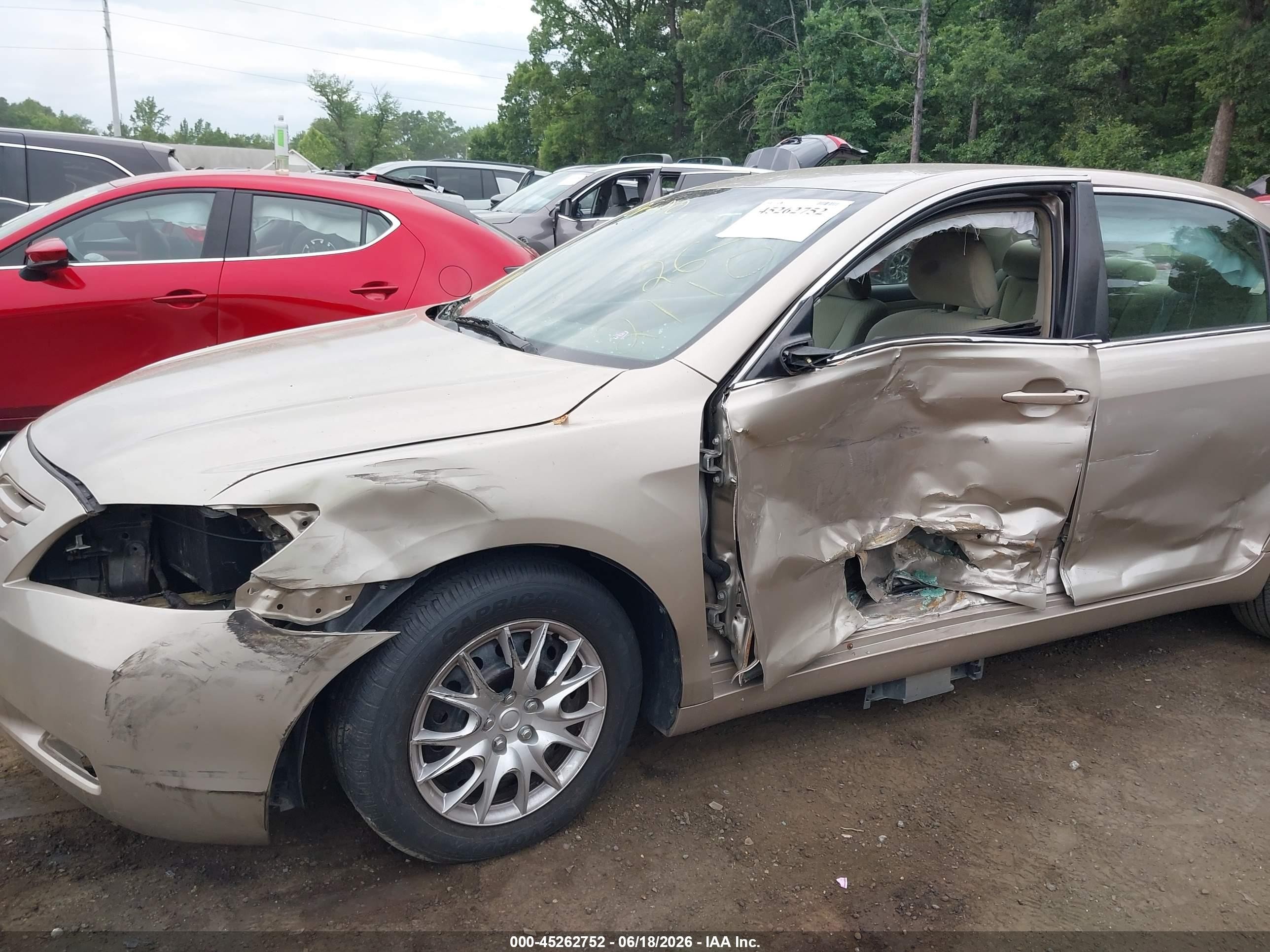 2009 Toyota Camry Le Gold vin: 4T1BE46K59U273320
