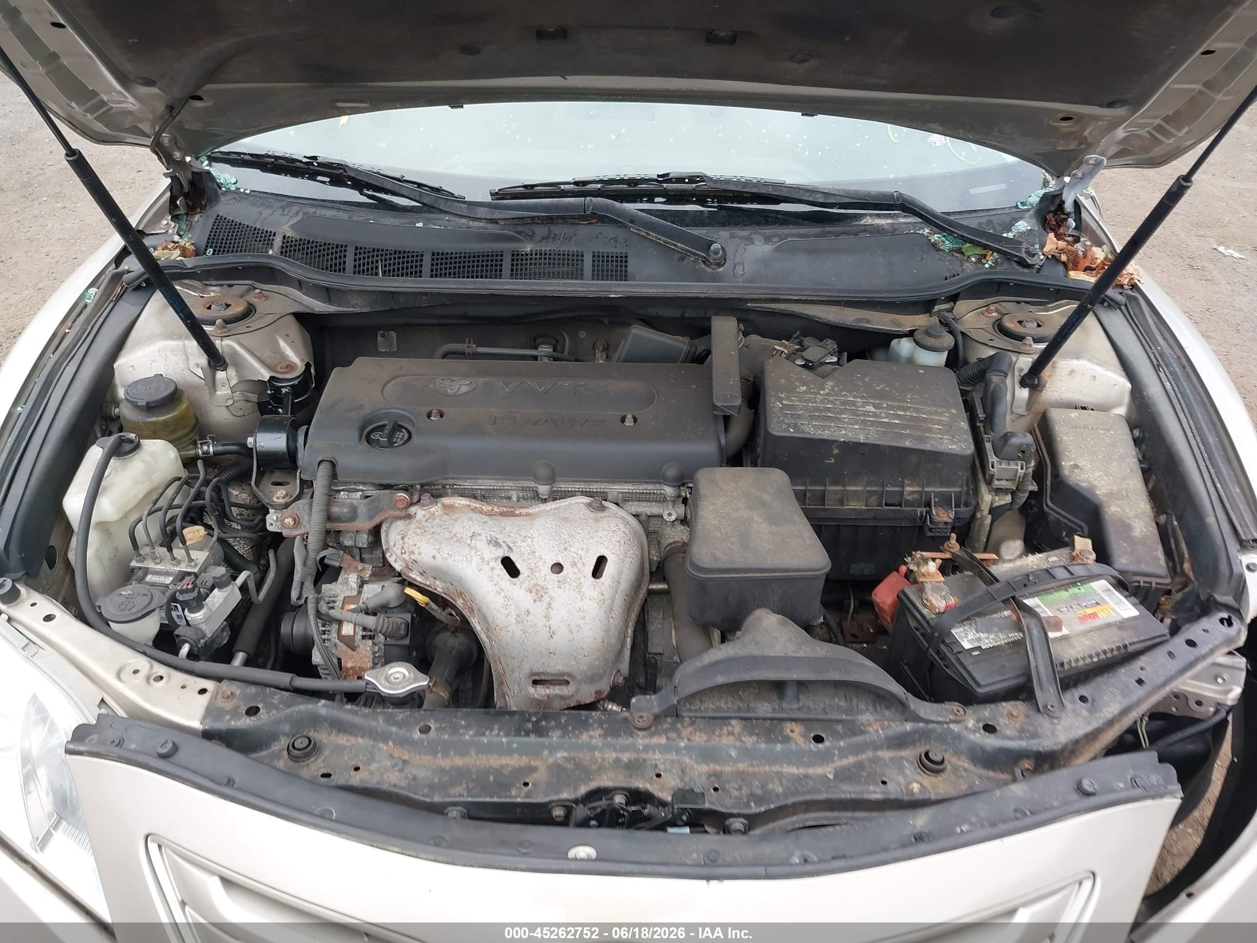 2009 Toyota Camry Le Gold vin: 4T1BE46K59U273320