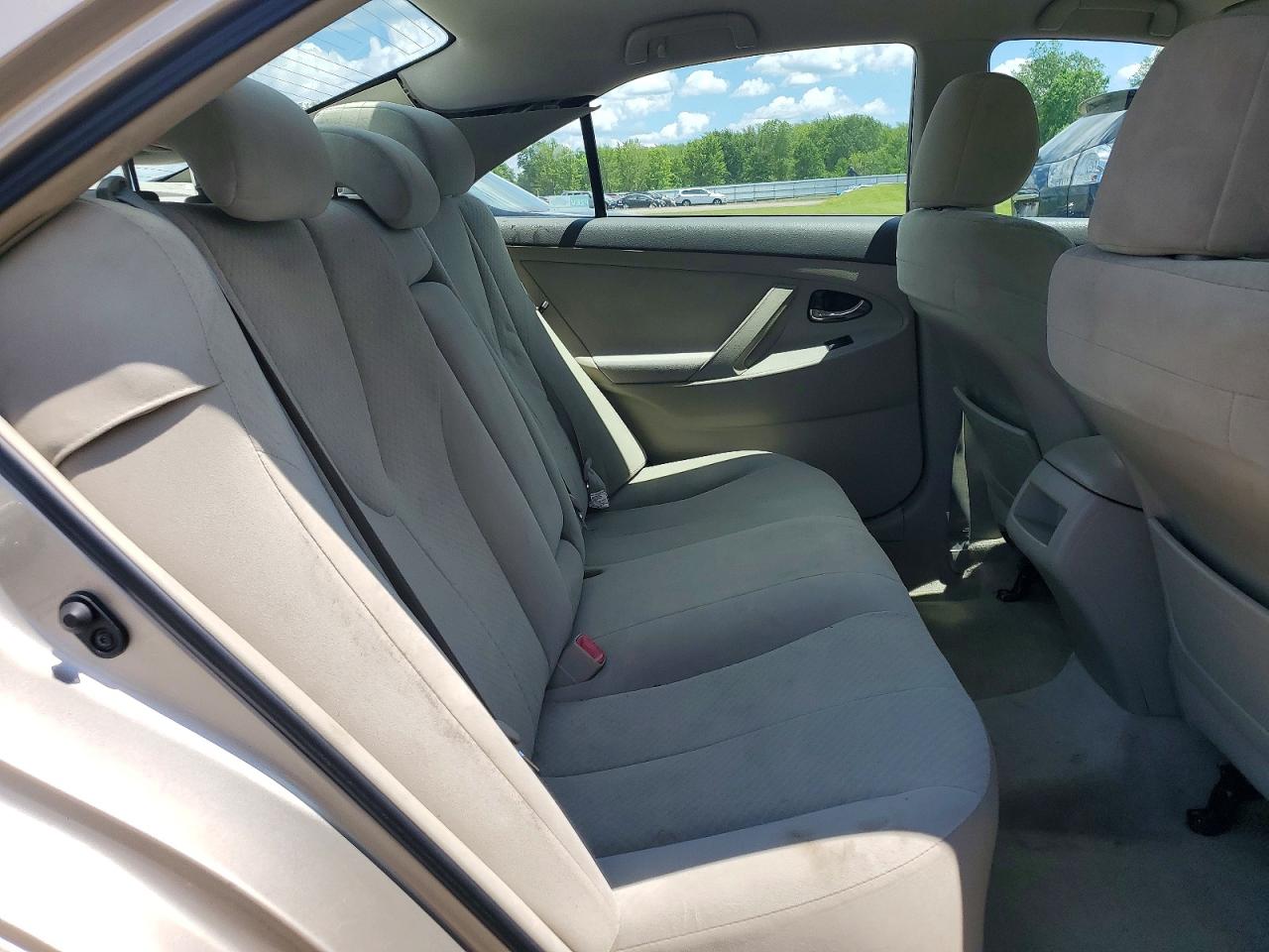 2009 Toyota Camry Le Gold vin: 4T1BE46K59U301780