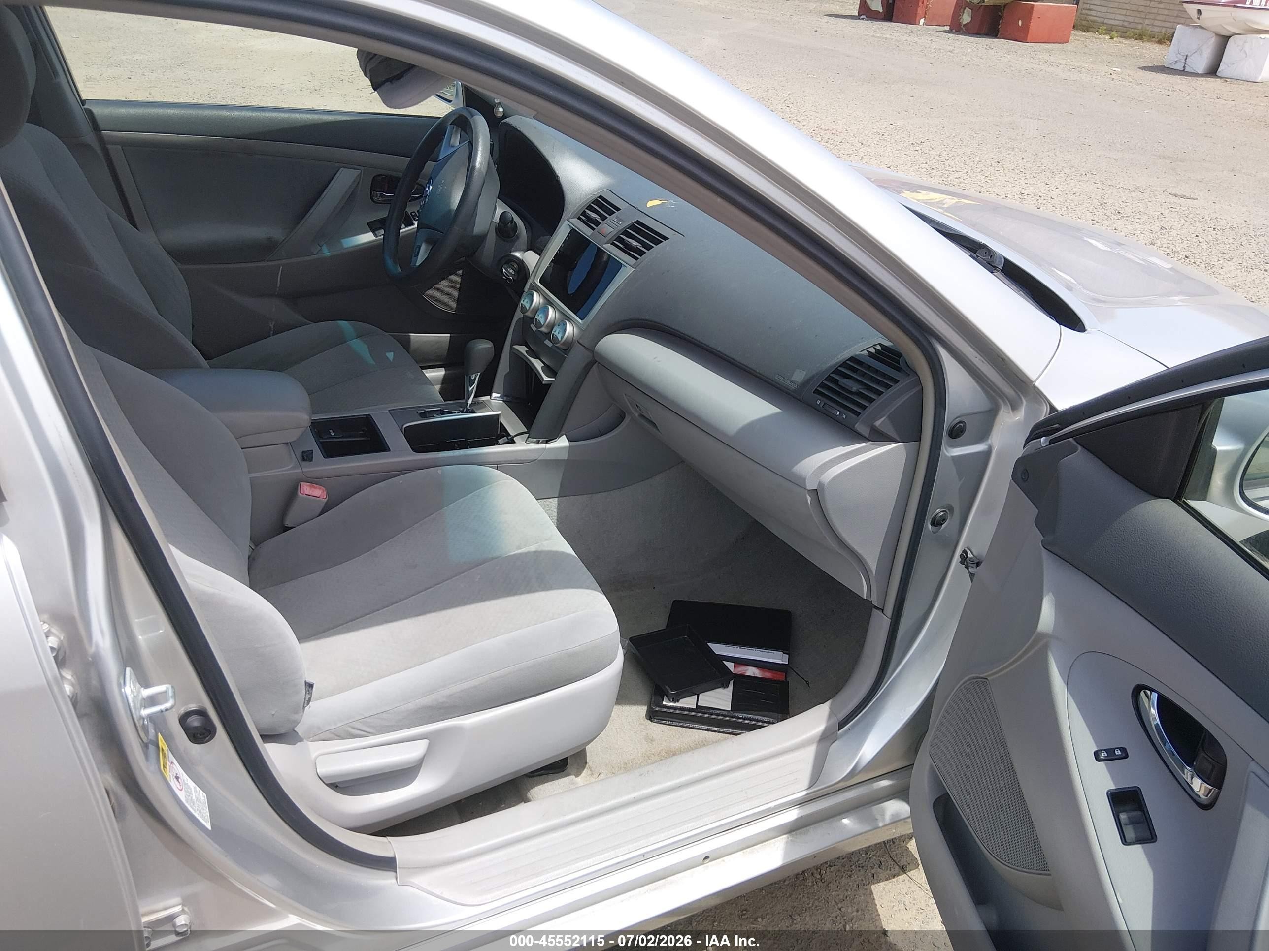2009 Toyota Camry Le Gray vin: 4T1BE46K59U320023