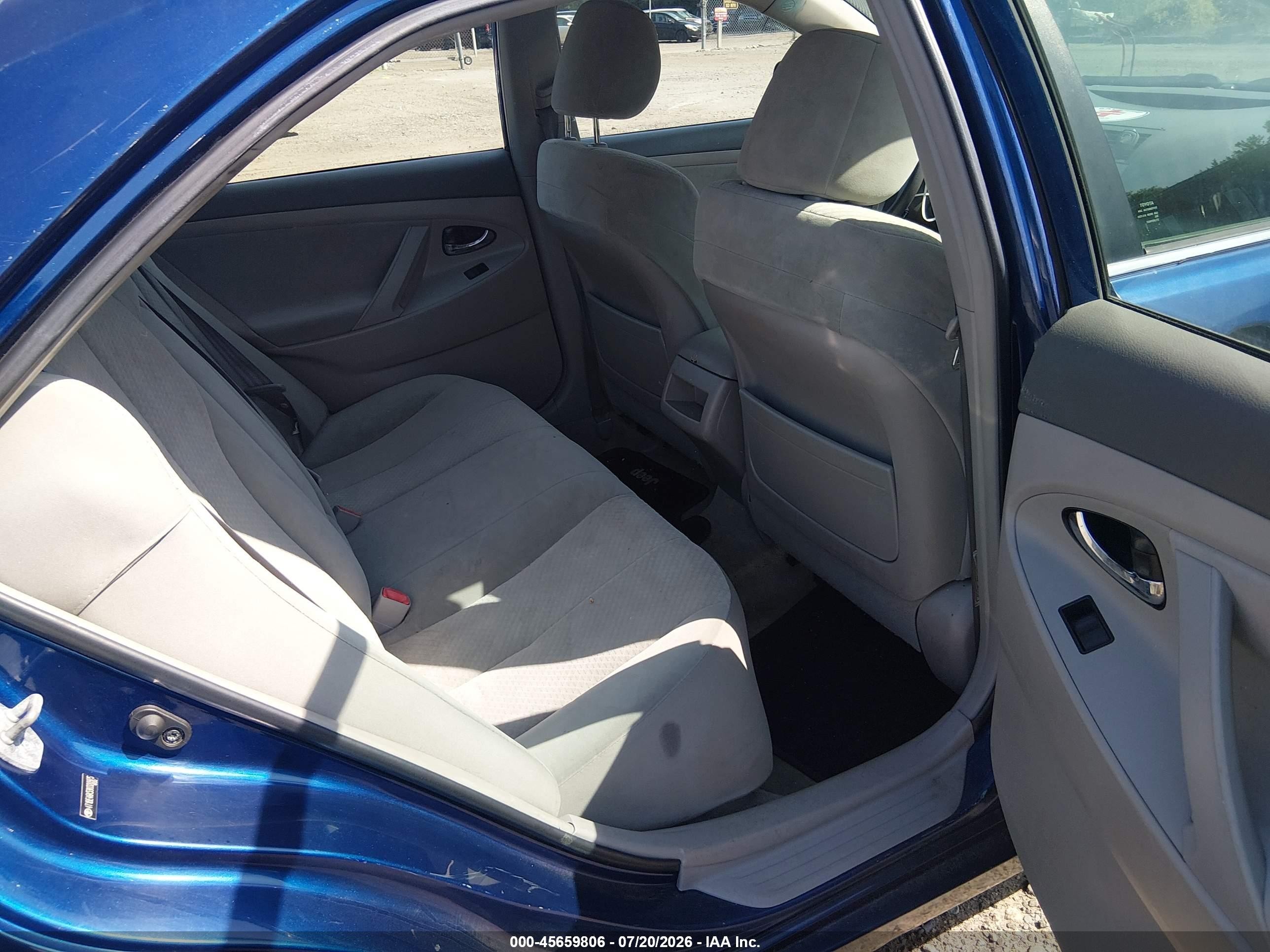 2009 Toyota Camry Le Blue vin: 4T1BE46K59U320975