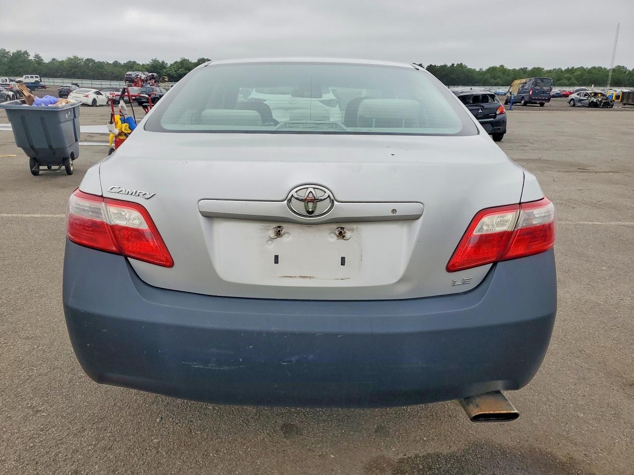 2009 Toyota Camry Le Silver vin: 4T1BE46K59U336383