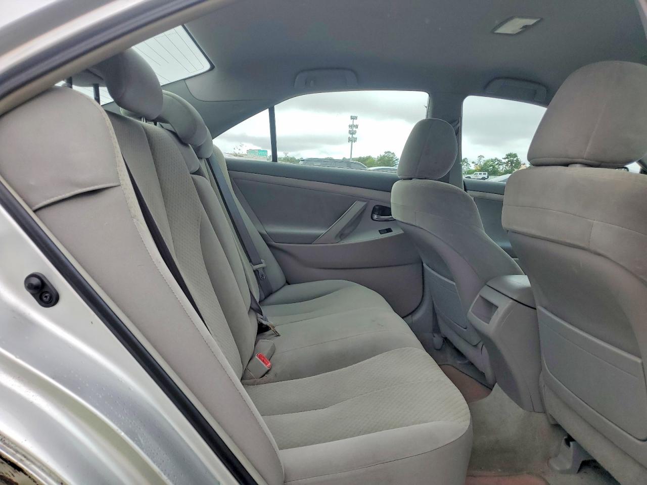 2009 Toyota Camry Le Silver vin: 4T1BE46K59U336383