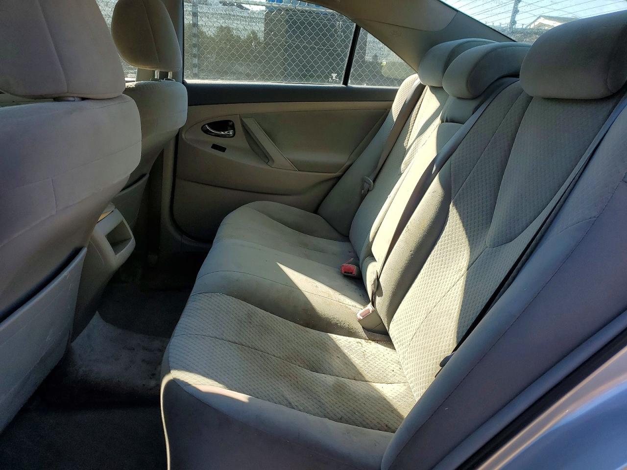 2009 Toyota Camry Le Silver vin: 4T1BE46K59U339316