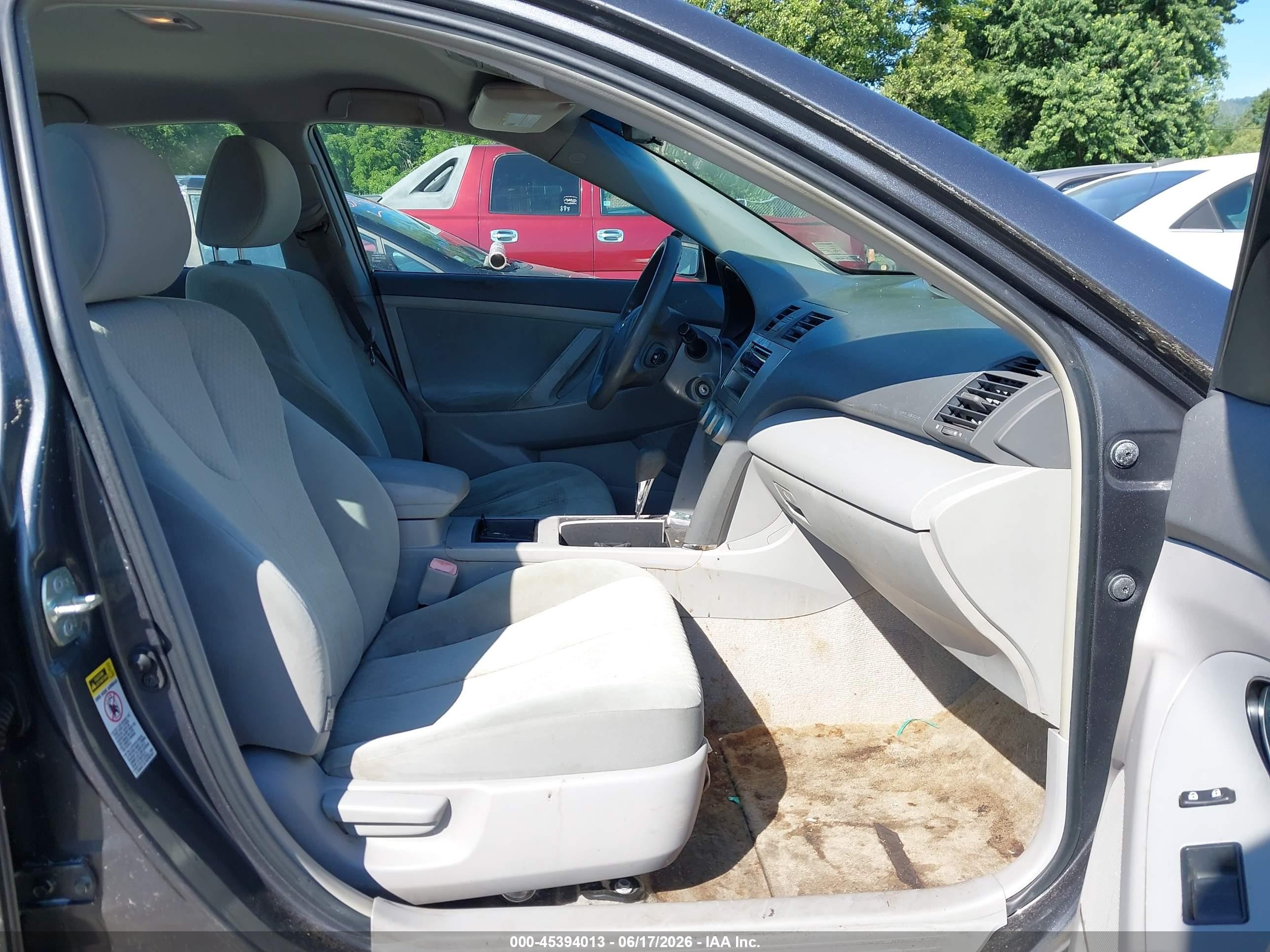2009 Toyota Camry Le Gray vin: 4T1BE46K59U349389