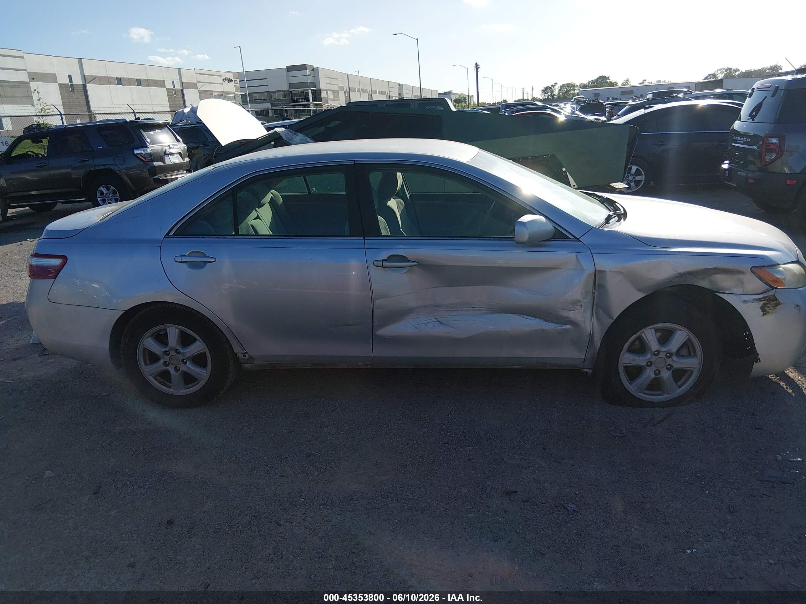 2009 Toyota Camry Le Серебряный vin: 4T1BE46K59U361753