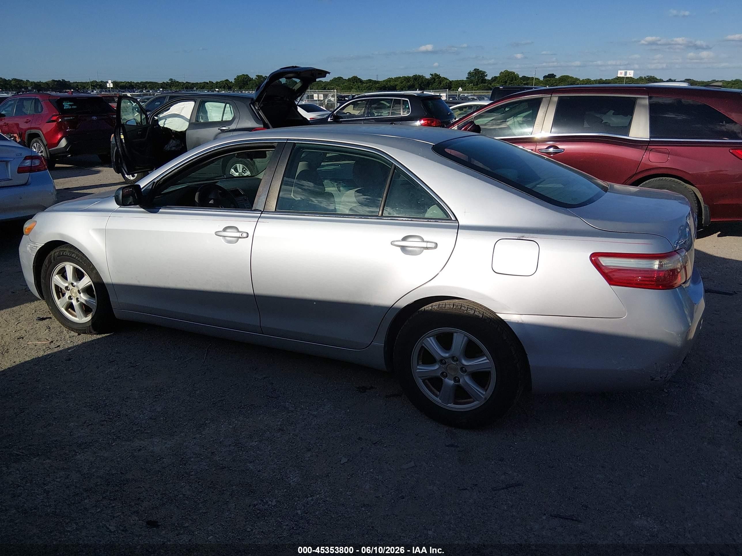 2009 Toyota Camry Le Серебряный vin: 4T1BE46K59U361753