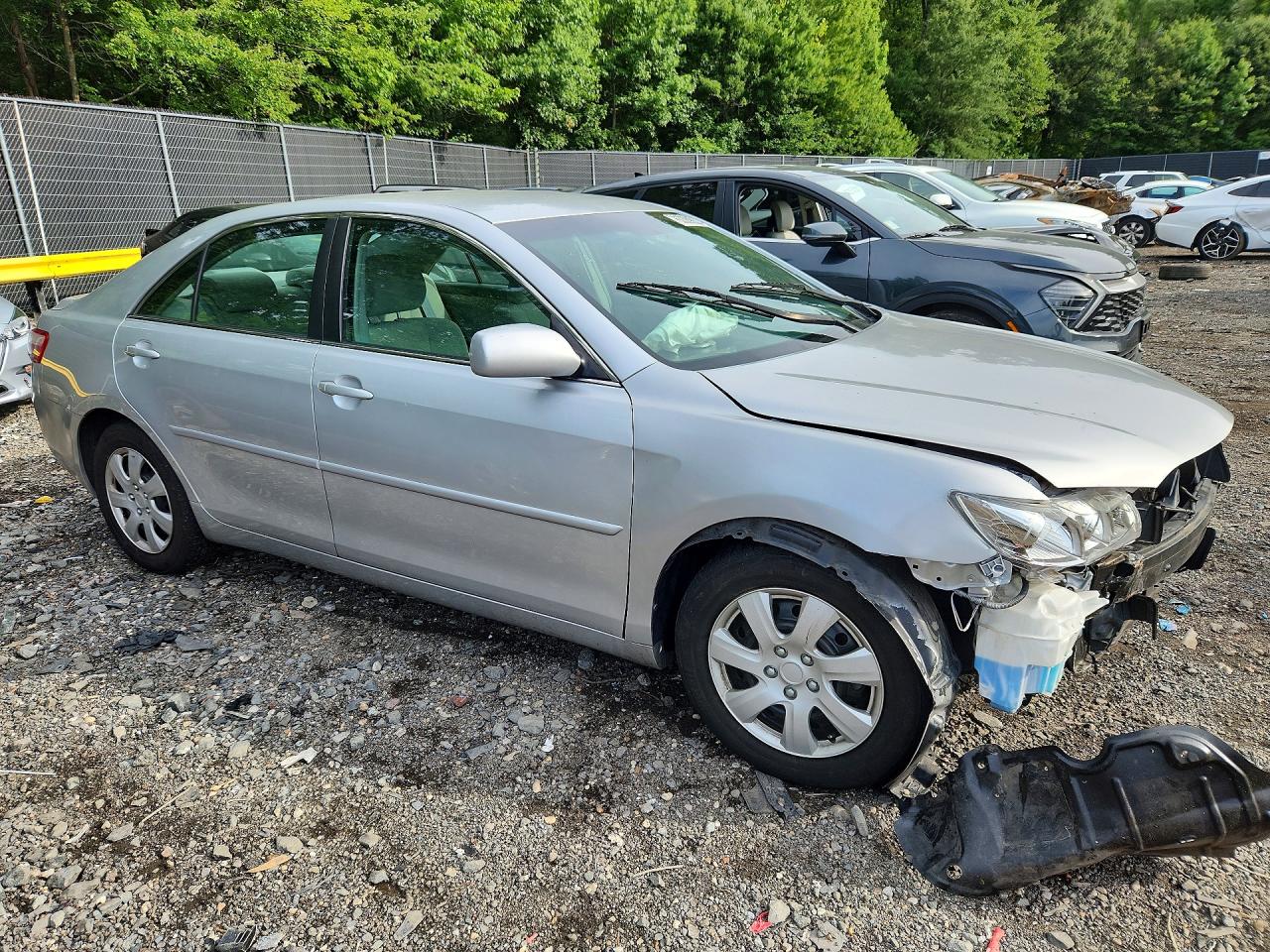 2009 Toyota Camry Le Silver vin: 4T1BE46K59U384837