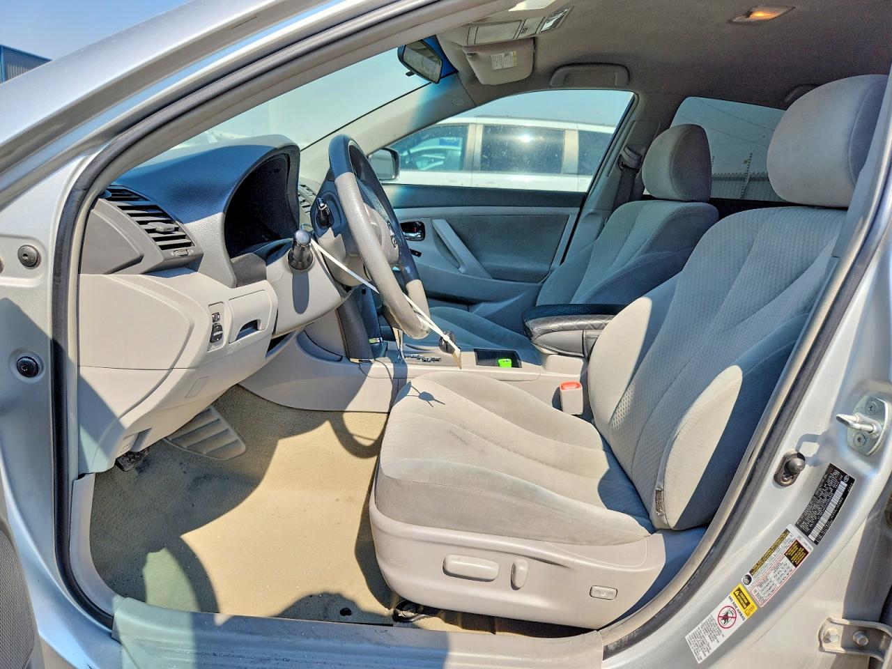 2009 Toyota Camry Le Silver vin: 4T1BE46K59U389908